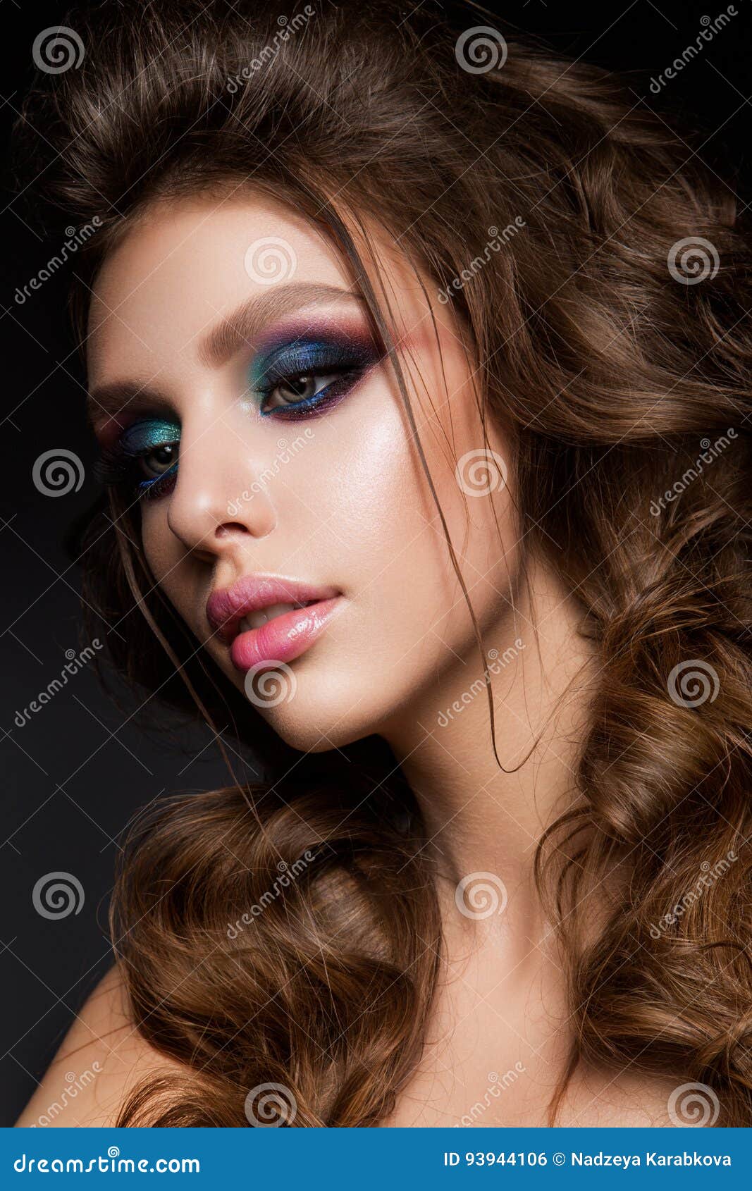 Beautiful Young Model with Bright Makeup and Sunburn Skin Evening Make ...