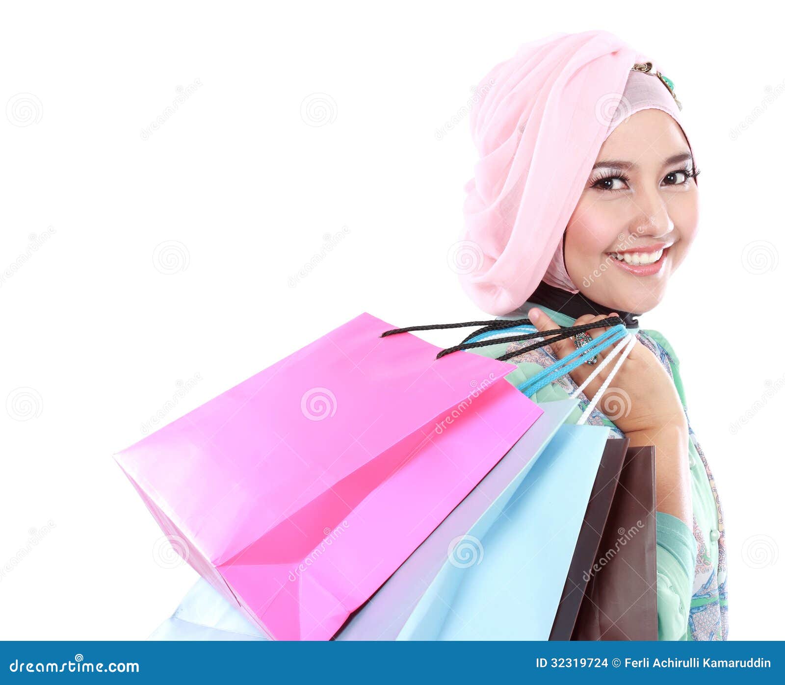 Muslim woman craps in mall
