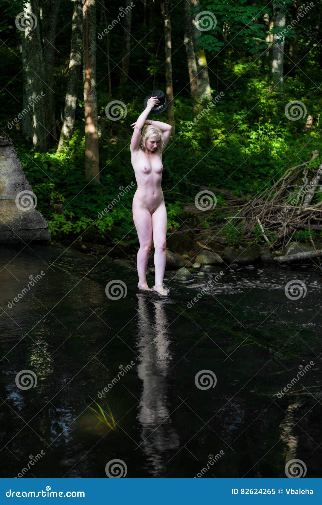 Nude pic young Kourtney Kardashian