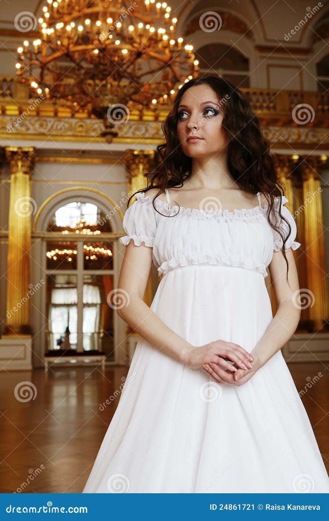 4,798 Beautiful Woman White Dress Flying Fabric Royalty-Free Images, Stock  Photos & Pictures | Shutterstock