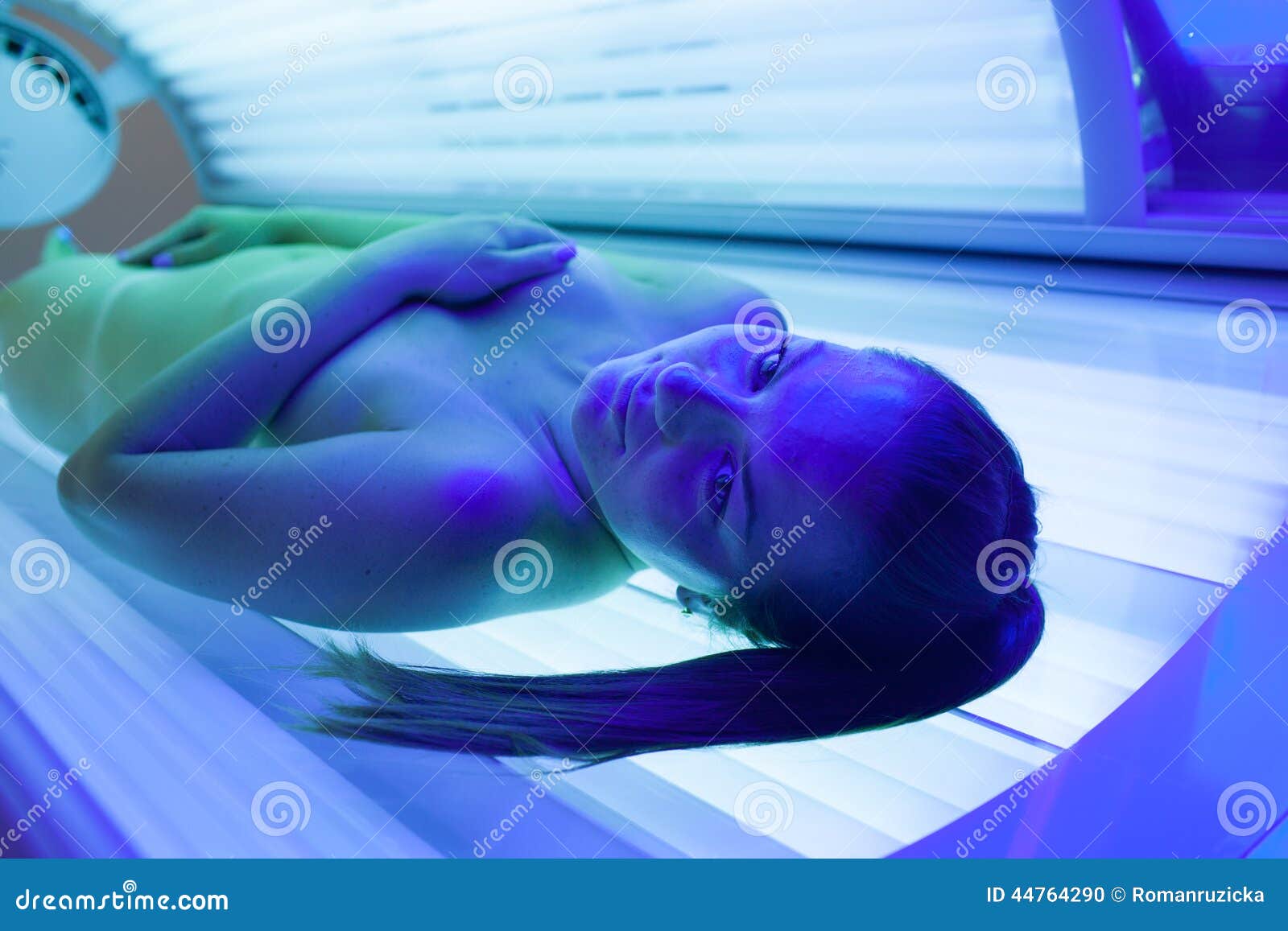 Very hot girl in solarium