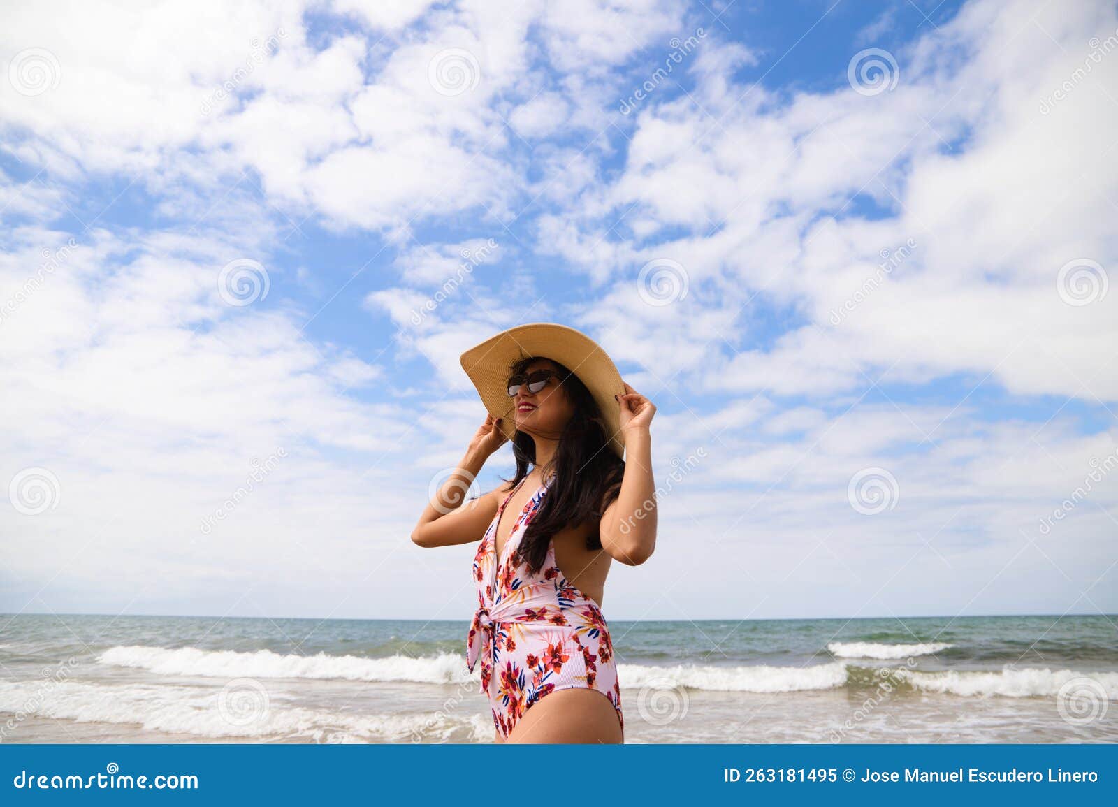 190 Young Woman Enjoying Herself Beach Stock Photos - Free & Royalty-Free  Stock Photos from Dreamstime