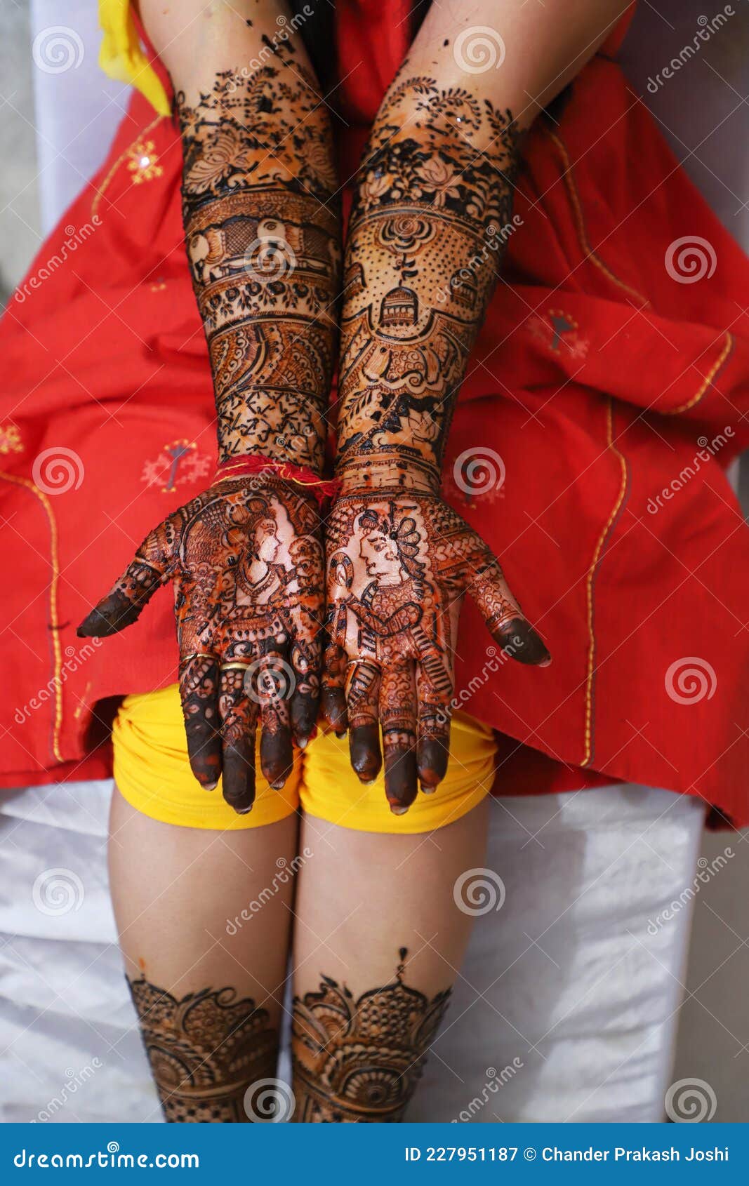 Bride Gets Peacock Mehandi Tattoo On Her Leg By Mehndi Artist High-Res  Stock Photo - Getty Images