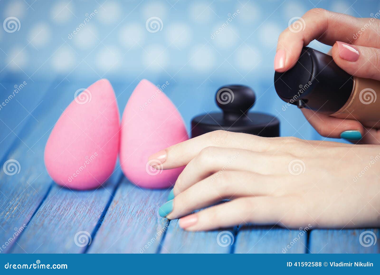 Beauty blender. stock photo. Image of hold, makeup, styling 41592588