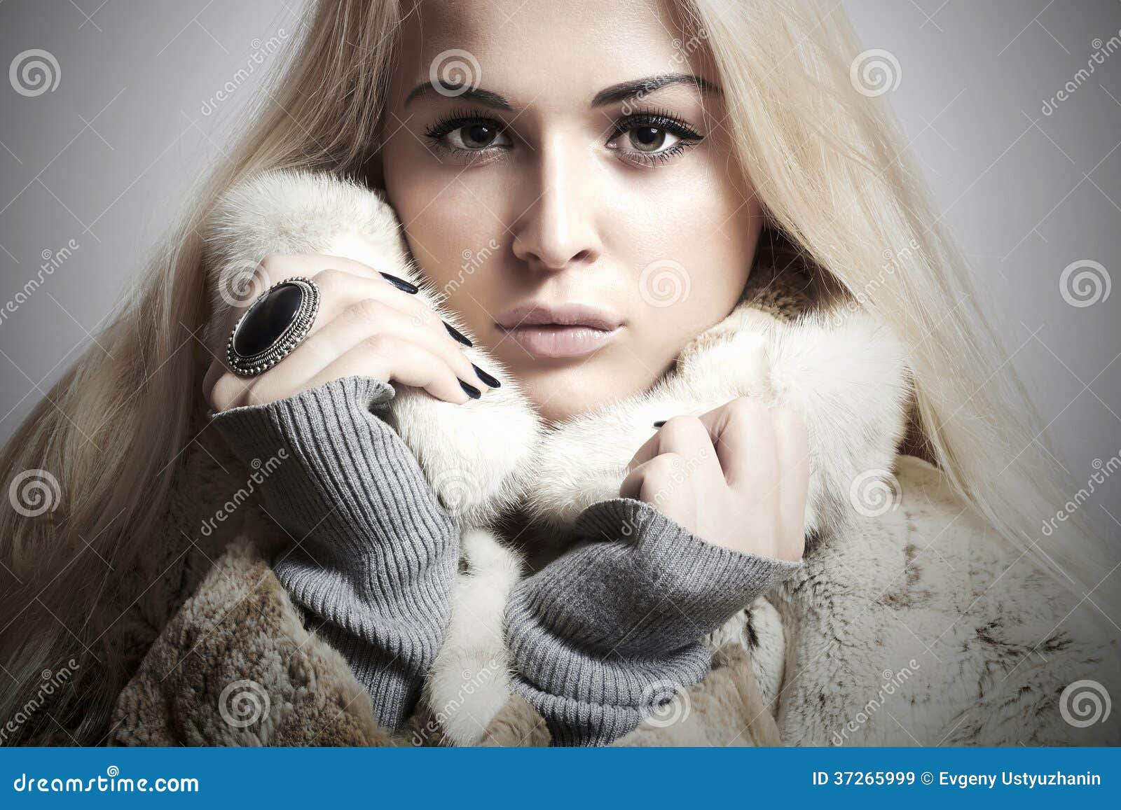Beauty Blond Model Girl in Mink Fur Coat.Beautiful Woman Stock Image ...