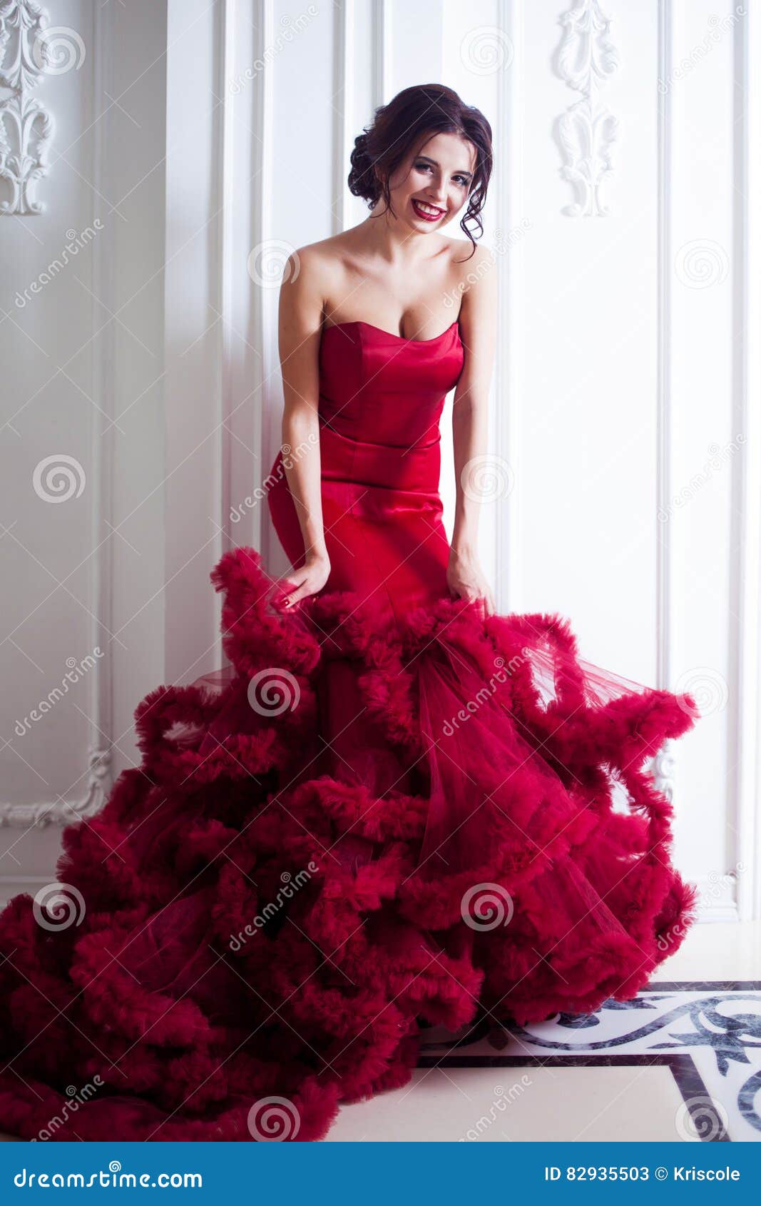 30+ Model In A Red Gown And Crown On Her Head Stock Photos, Pictures &  Royalty-Free Images - iStock