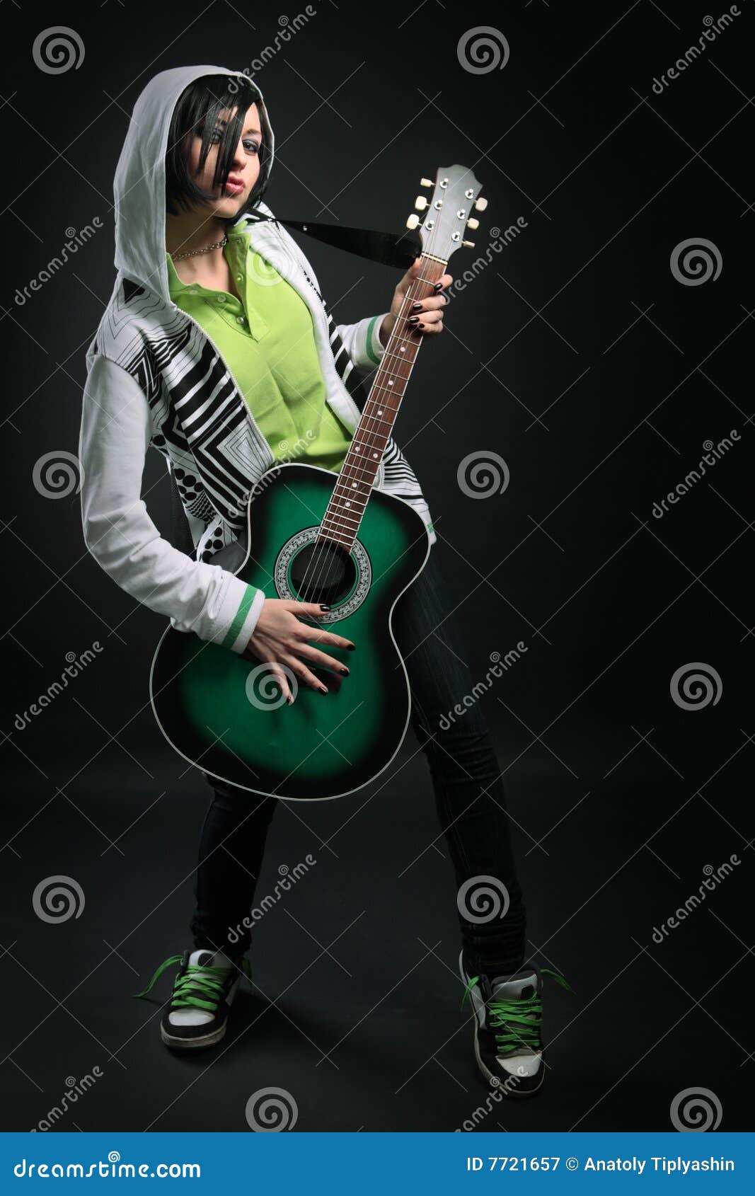 Beauty Emo Girl With Guitar Royalty Free Stock Photography 