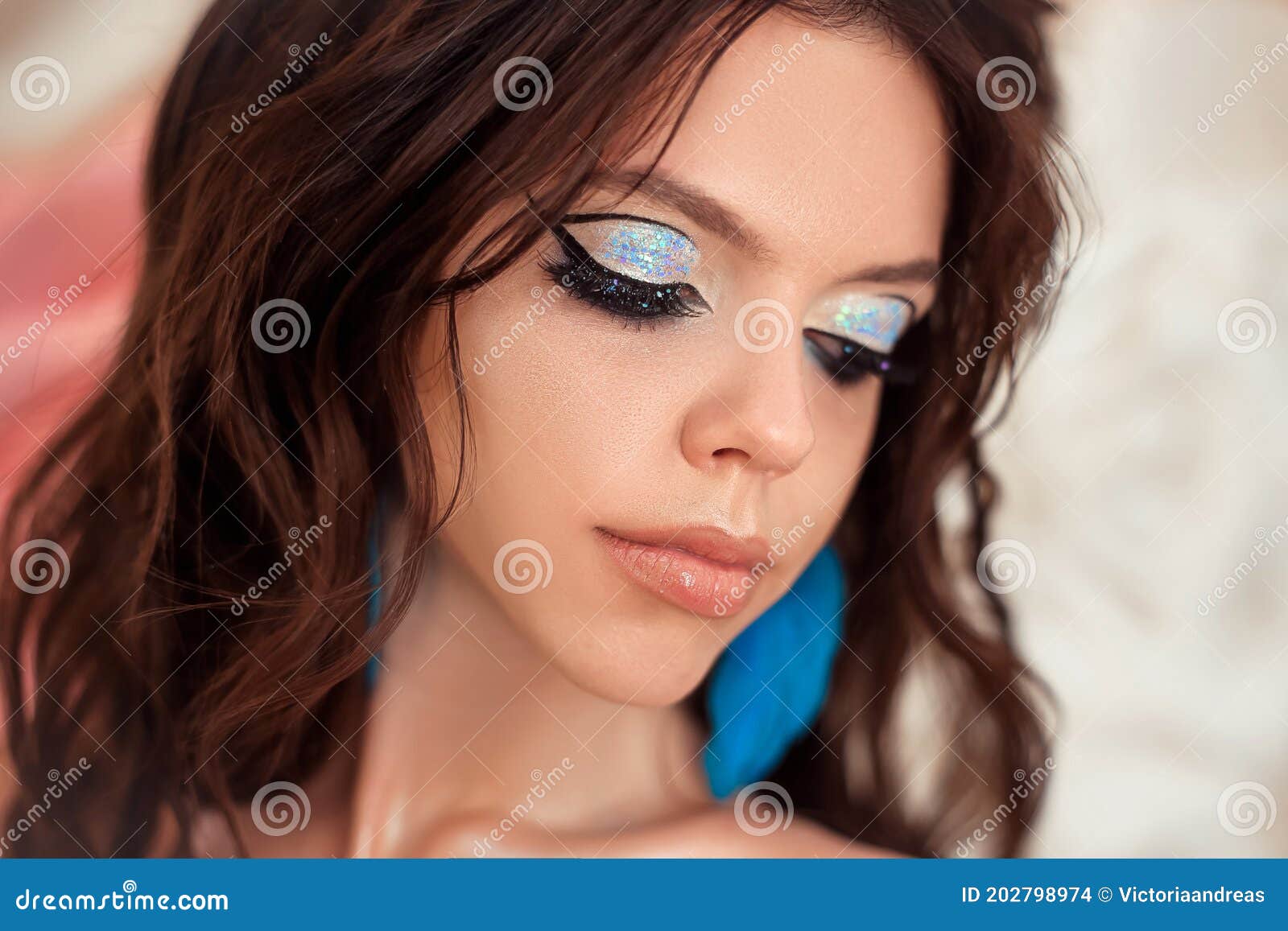 Beauty Fashion Model Girl with Creative Art Makeup and Blue Feather ...