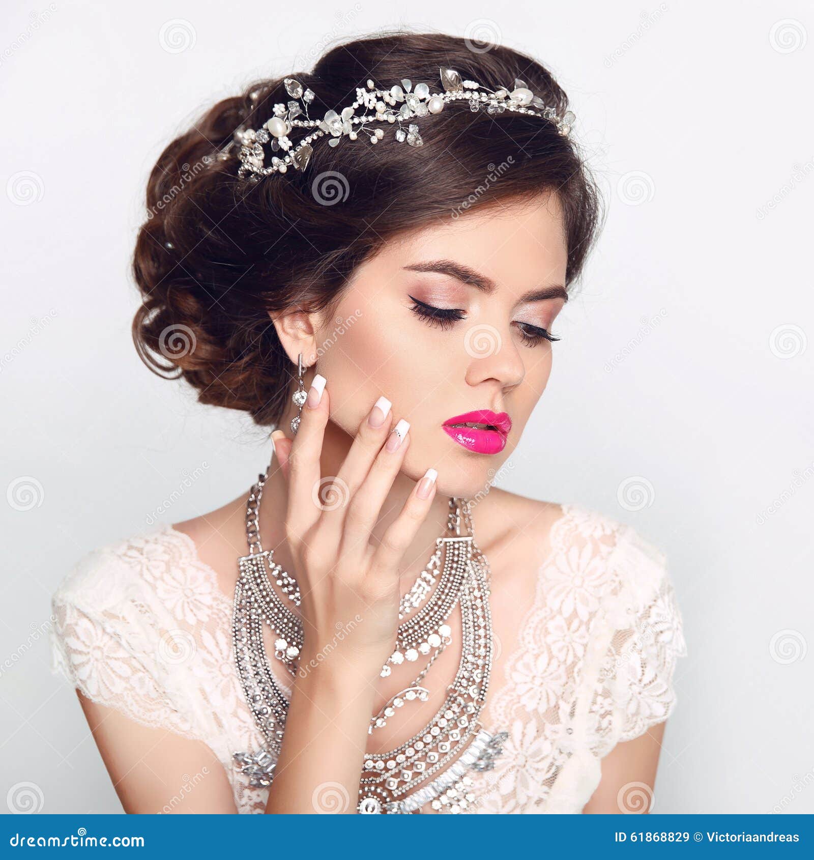 Beauty Fashion Model Girl With Wedding Elegant Hairstyle Beauty Fashion Model Girl With Wedding Elegant Hairstyle