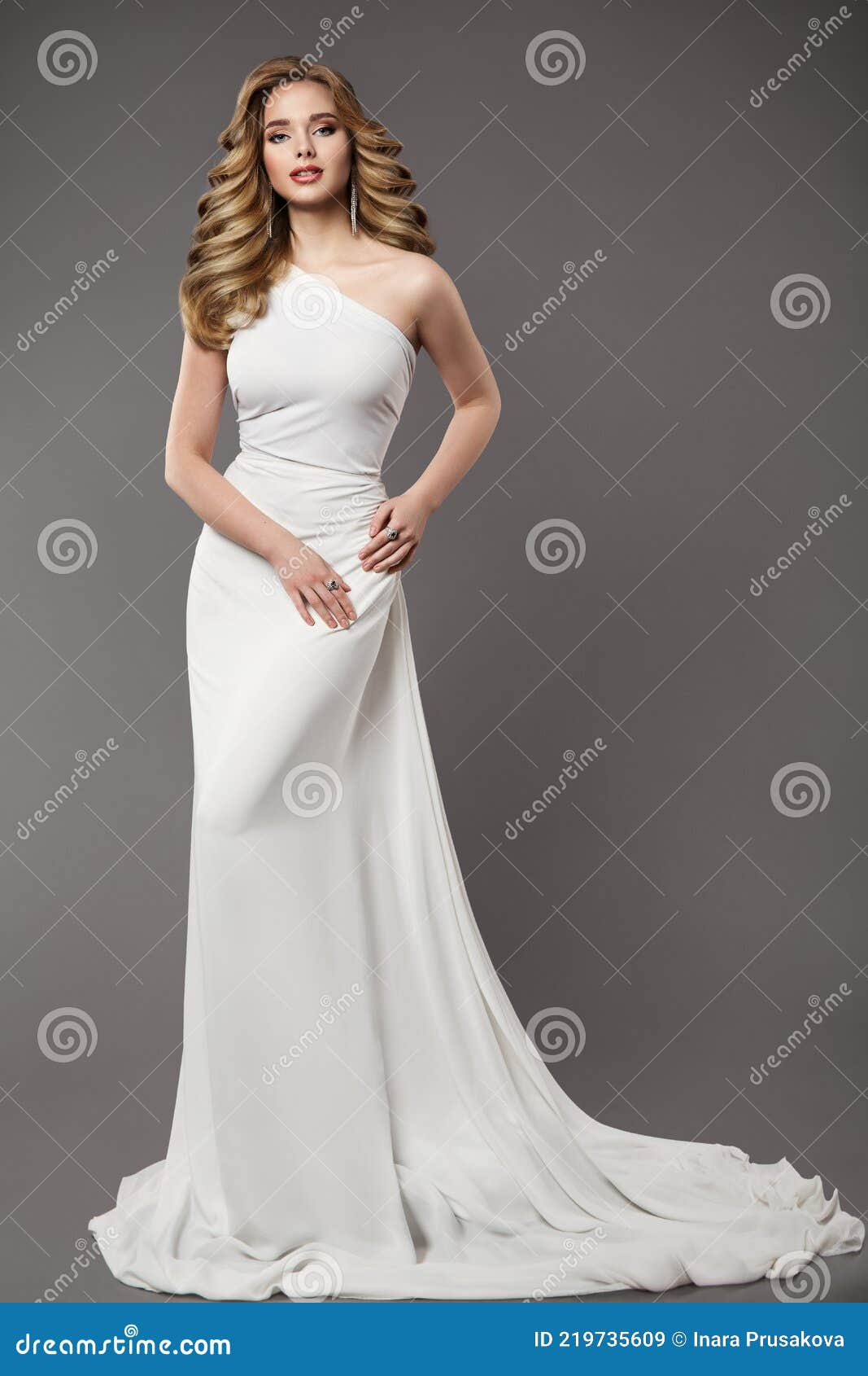 bride #white #mywedding #hair #makeup #🤍 Hair and makeup: @salon_yesoug  Dress: @brideside_fadoo | Instagram