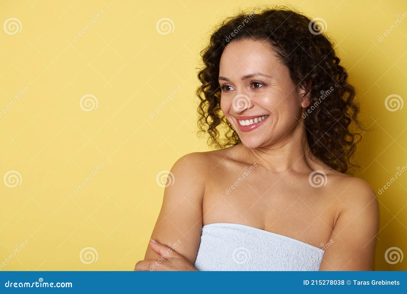 nøgen løst Moderat Beauty Portrait of a Mixed Race Woman with Clean Healthy Skin on Yellow  Background Stock Photo - Image of health, beautiful: 215278038