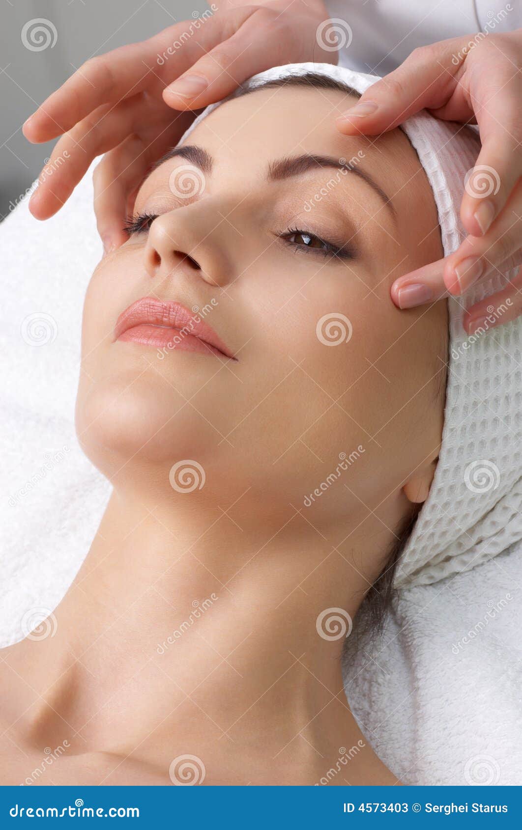 Beauty Salon Series Facial Massage Stock Image Image Of Lying Medic 4573403