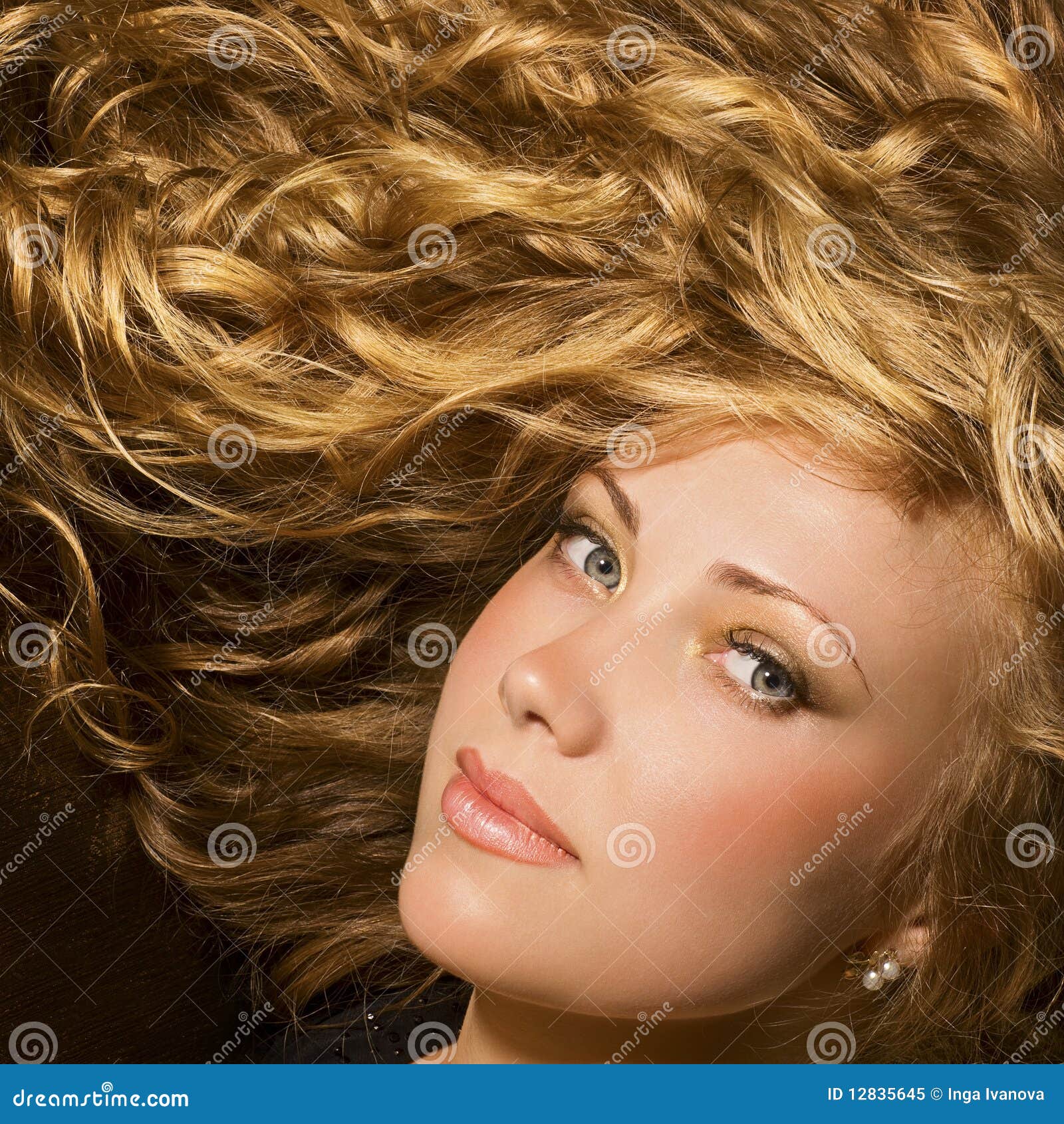 Beauty Shiny Golden Hair Stock Images 2 827 Photos