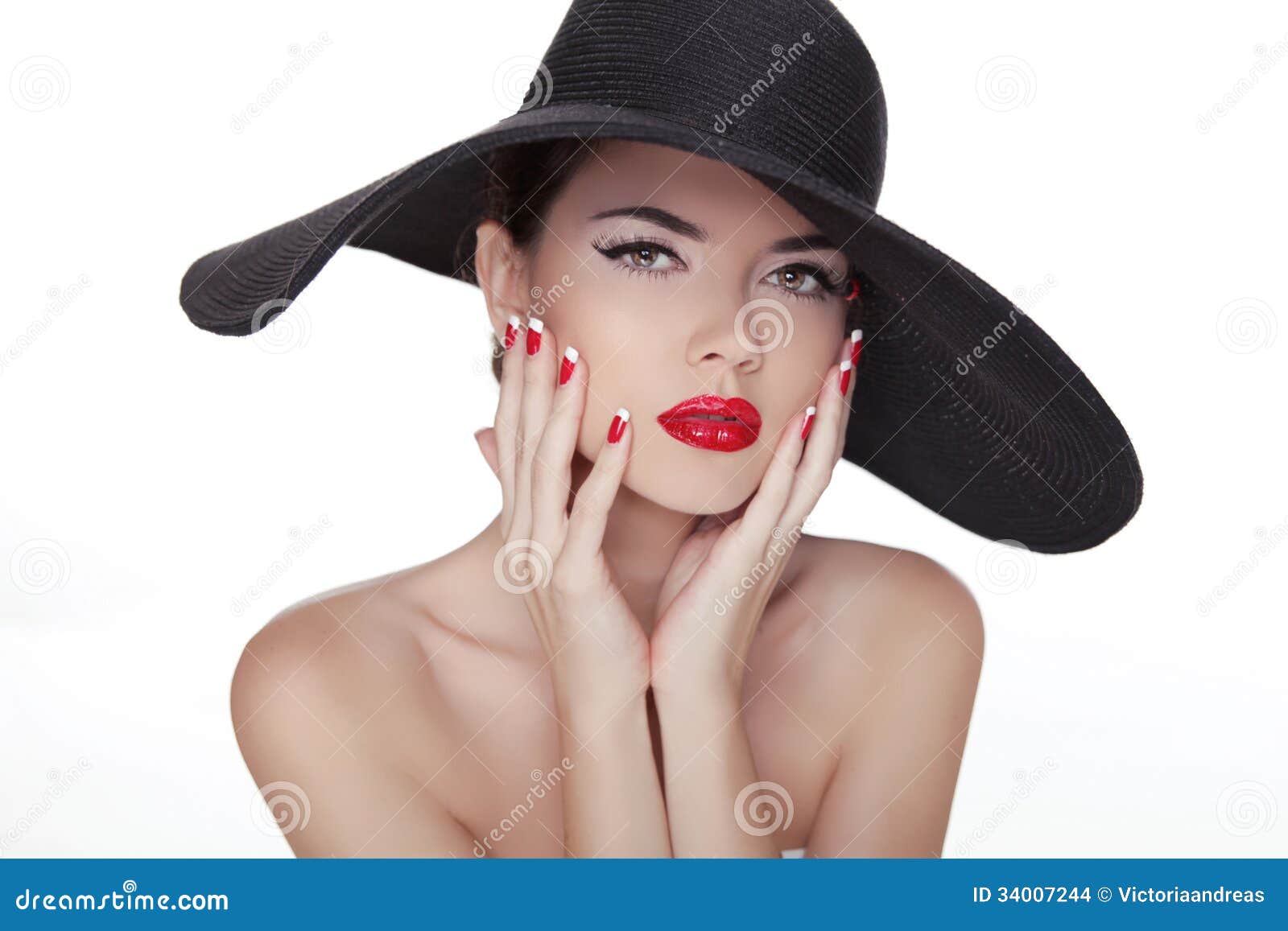 beauty vogue style fashion model girl in black hat. manicured na