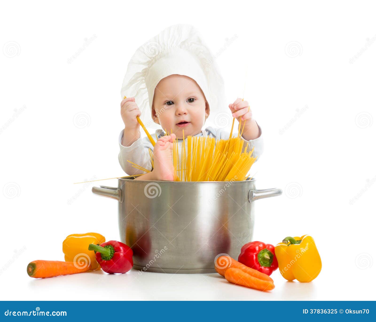 mil millones Objetor Terapia Bebé Del Cocinero Que Se Sienta Dentro De La Cacerola Imagen de archivo -  Imagen de ingredientes, alimento: 37836325