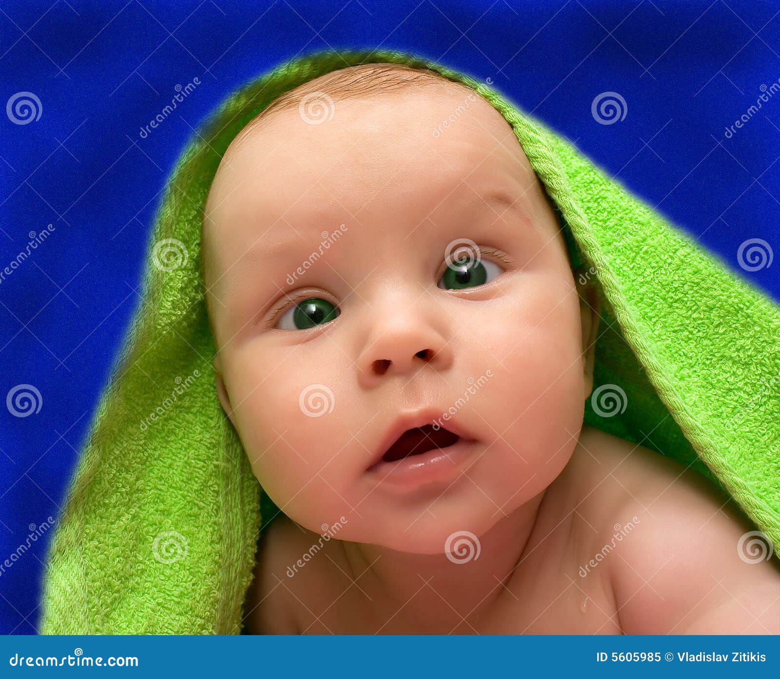 Bebe Del Ojo Verde Imagen De Archivo Imagen De Mirada