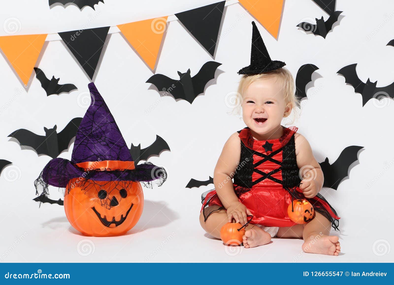 Bebe En El Traje De Halloween Imagen De Archivo Imagen De Hembra Gente Bebe En El Traje De Halloween Imagen De Archivo Imagen De Hembra Gente