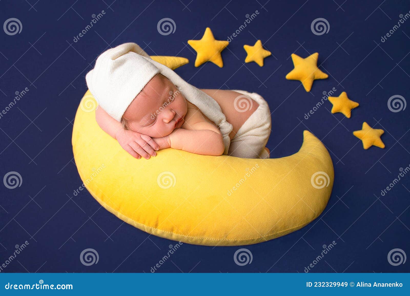 Bebé Recién Nacido Con Un Disfraz Bebé Niños Foto Bebés Bebés Lindos Fotos  De Recién Nacidos Imagen de archivo - Imagen de amarillo, newborn: 232329949