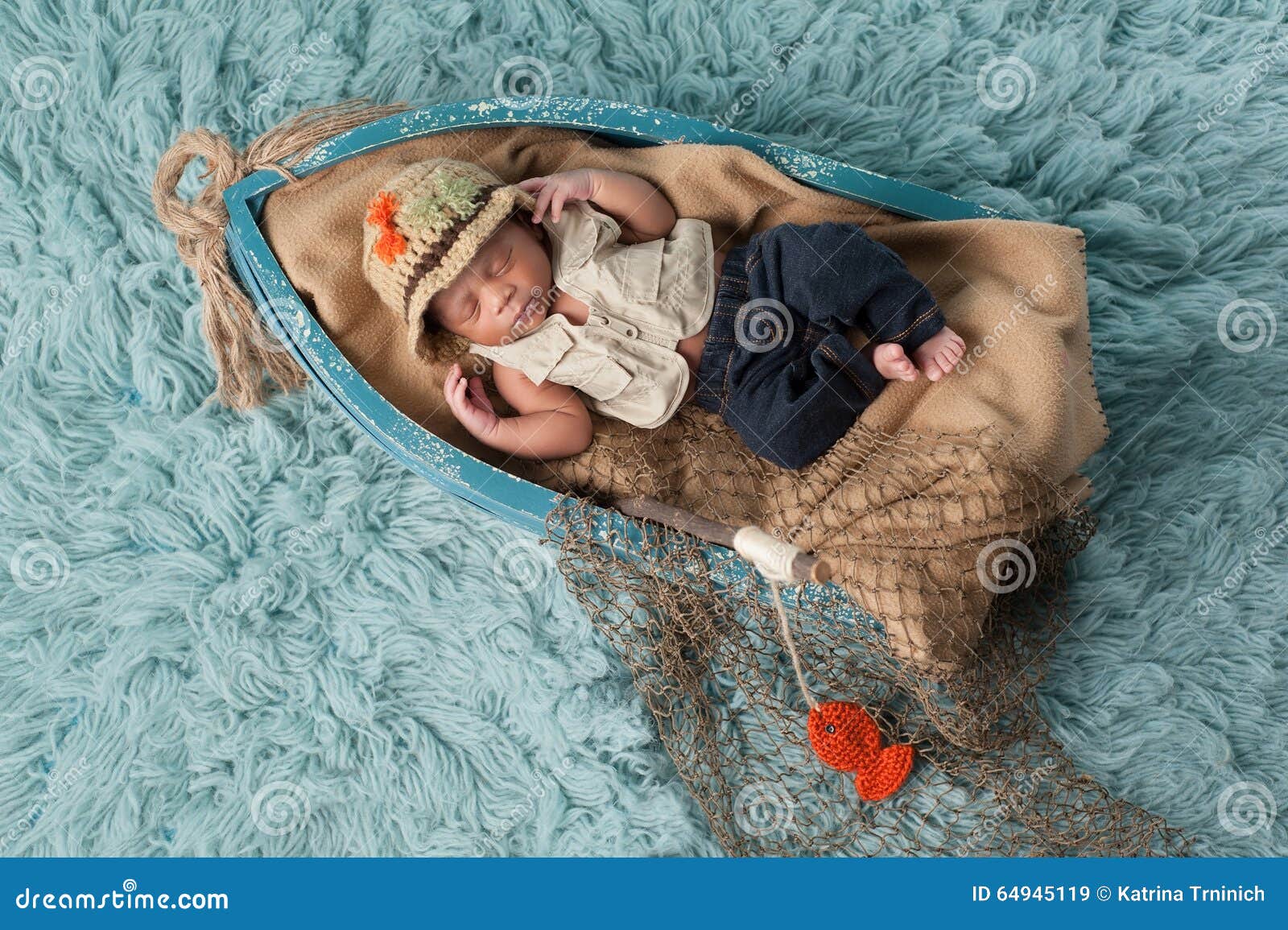 Recién Nacido En El Pescador Outfit Imagen de - Imagen de enredo, agua: 64945119