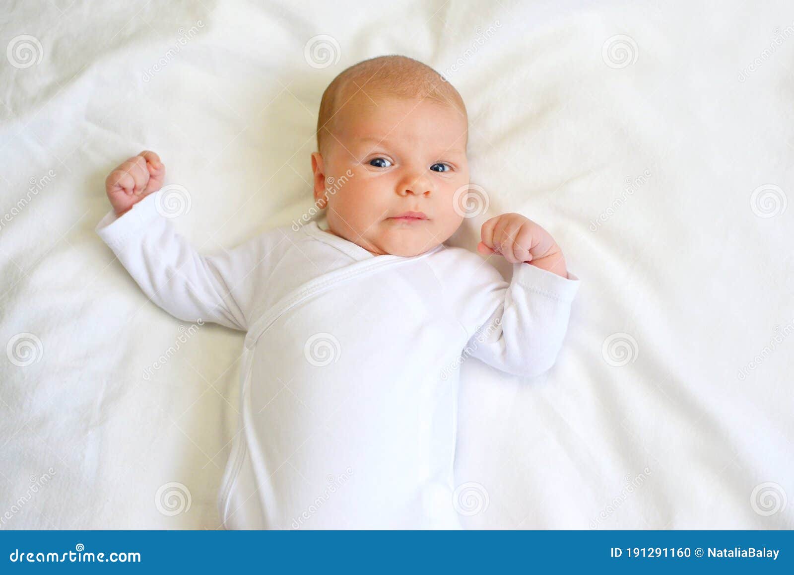 Bebe Recien Nacido Bebe 1 Mes Tendido En Su Cama Blanca Medicina Maternidad Nacimiento Lactancia Y Concepto De Colico Foto De Archivo Imagen De Cara Cambiar Bebe Recien Nacido Bebe 1 Mes Tendido En Su Cama Blanca Medicina Maternidad Nacimiento Lactancia Y Concepto De Colico Foto De Archivo Imagen De Cara Cambiar