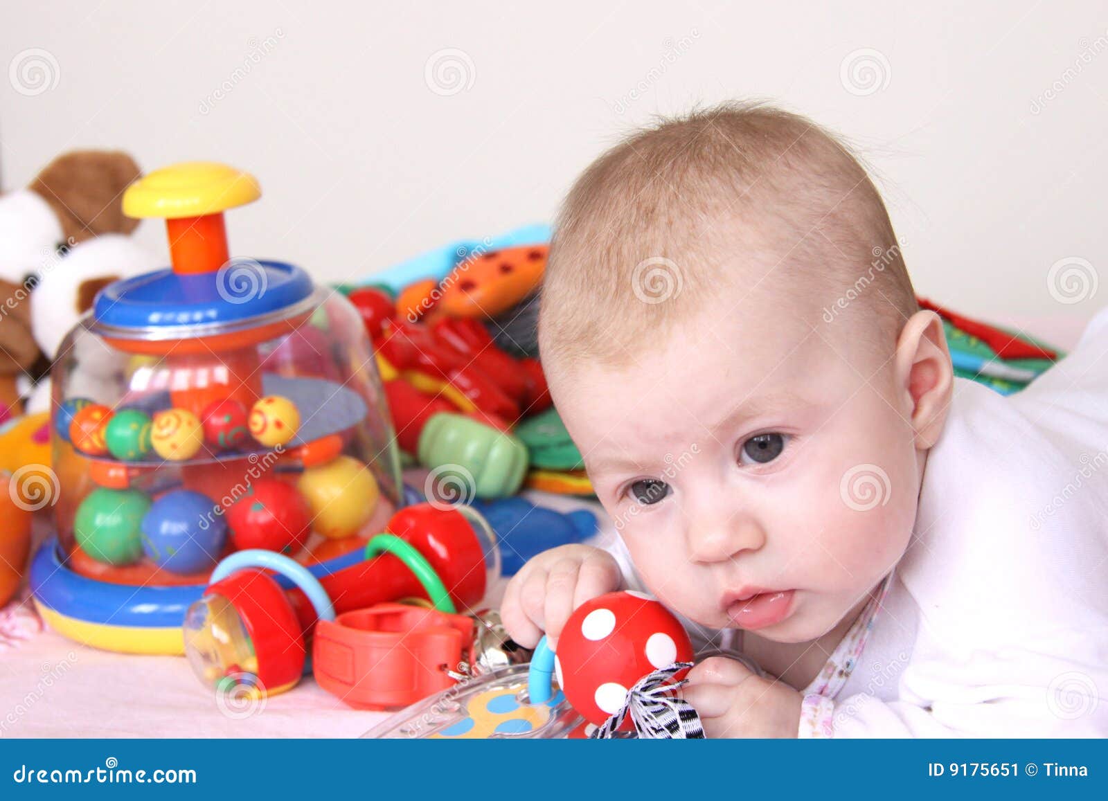 bebes pequeños de juguete