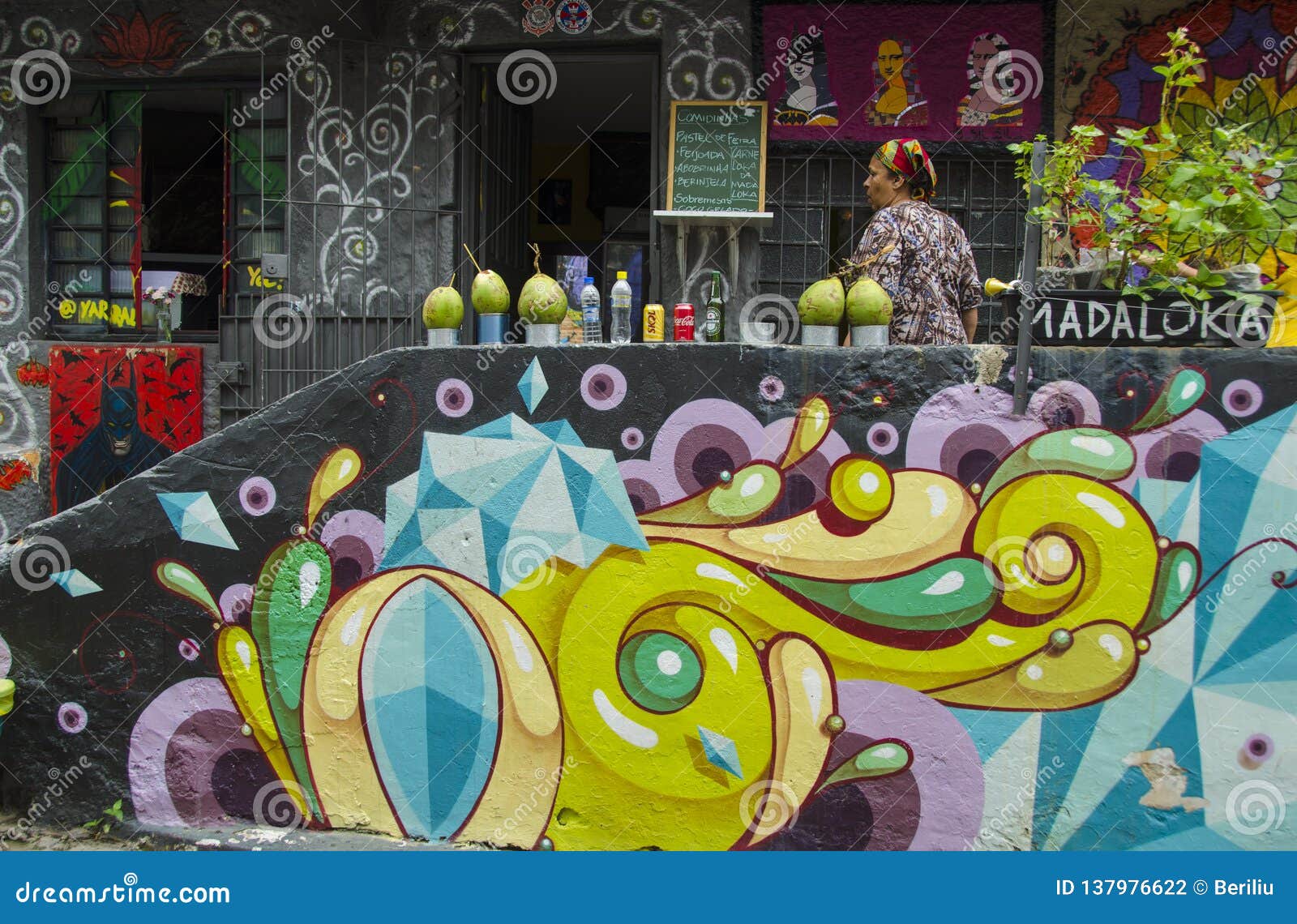 Beco Hace La Calle De Batman En Sao Paulo, El Brasil Fotografía editorial -  Imagen de aerosol, pared: 137976622