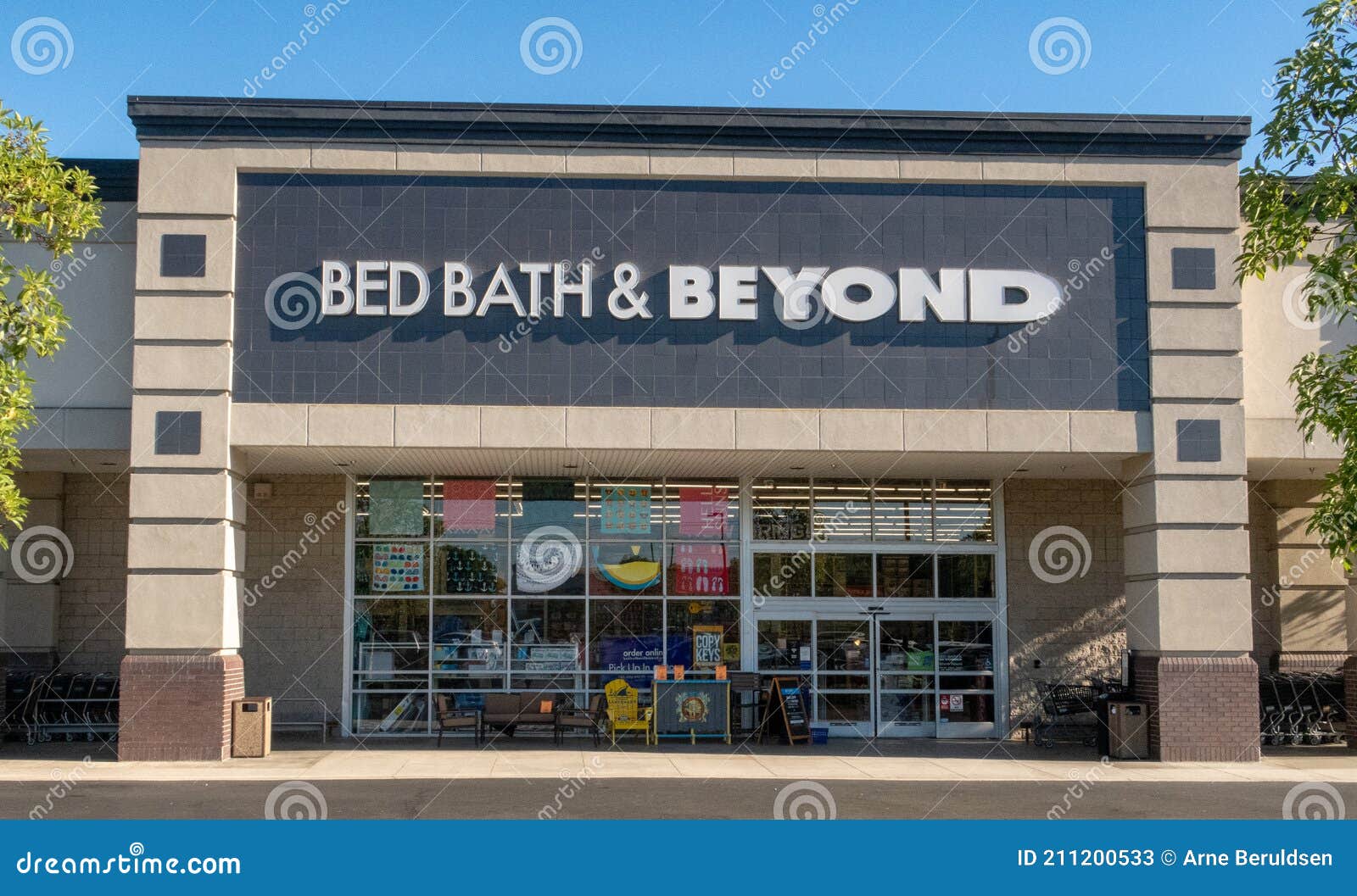 Bed Bath & Beyond Location Editorial Stock Photo - Image of shopping, signage: 211200533