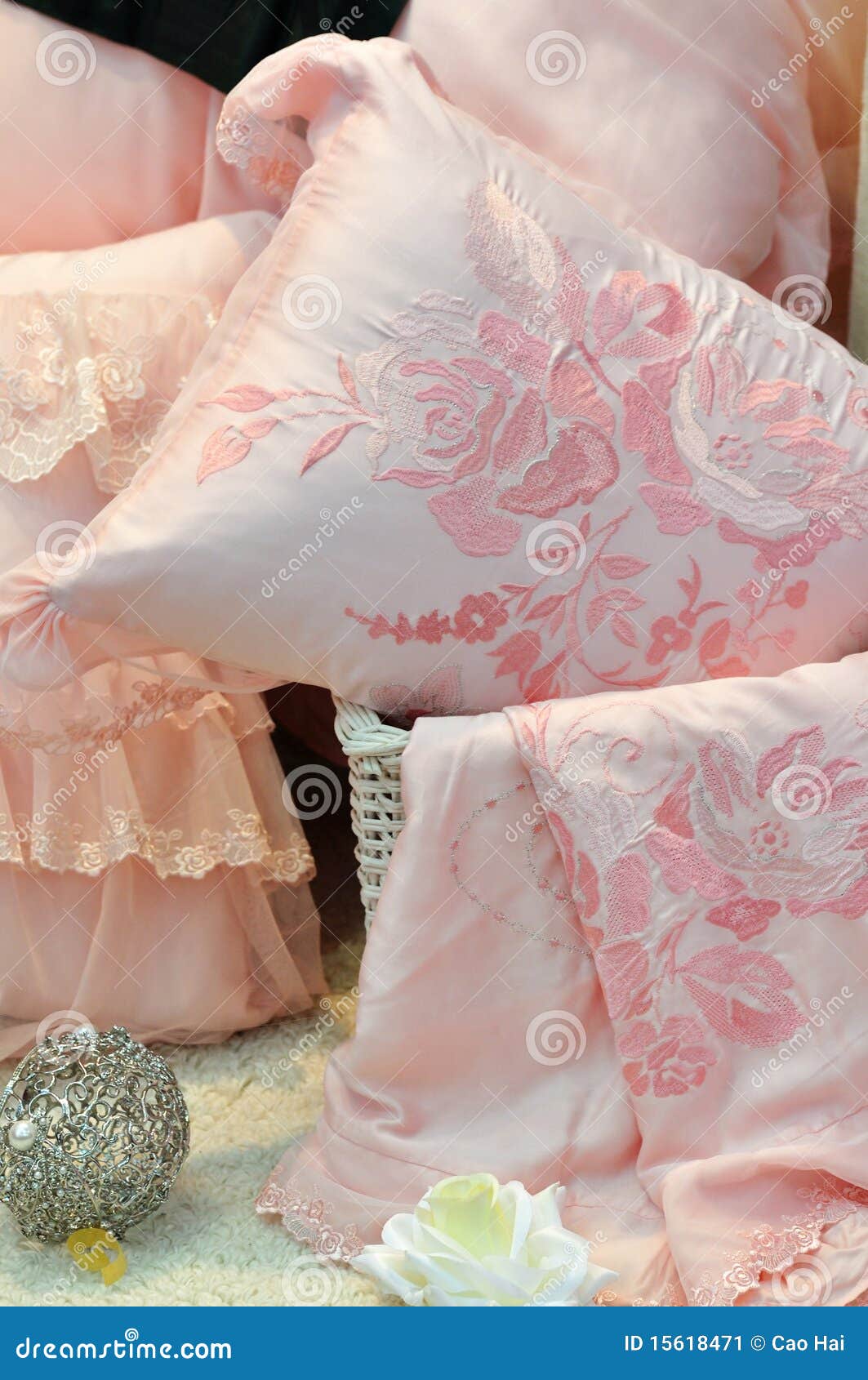 Bedding and pillow stock image. Image of furnishing, color - 15618471