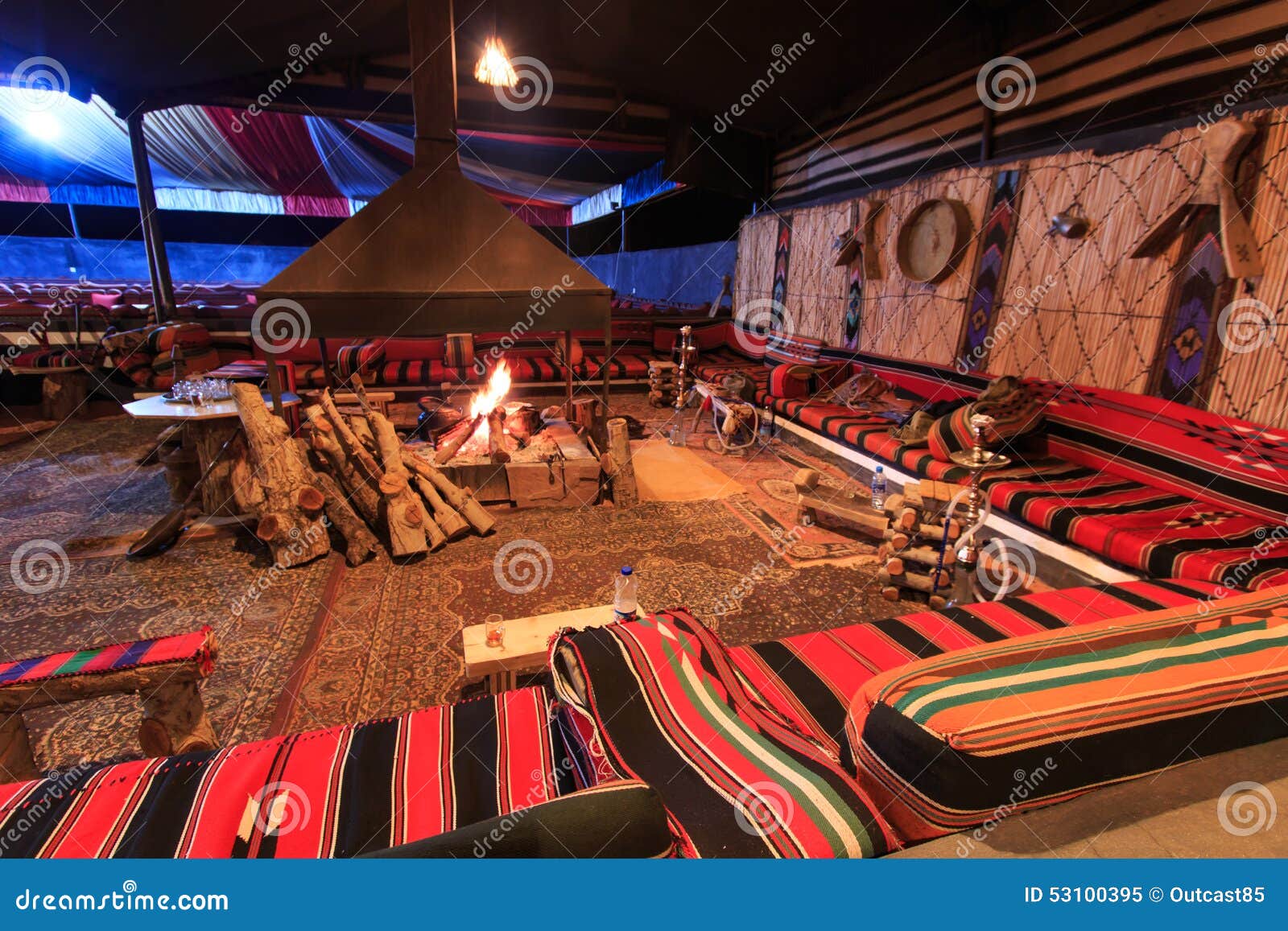 bedouin camp wadi rum desert jordan night 53100395