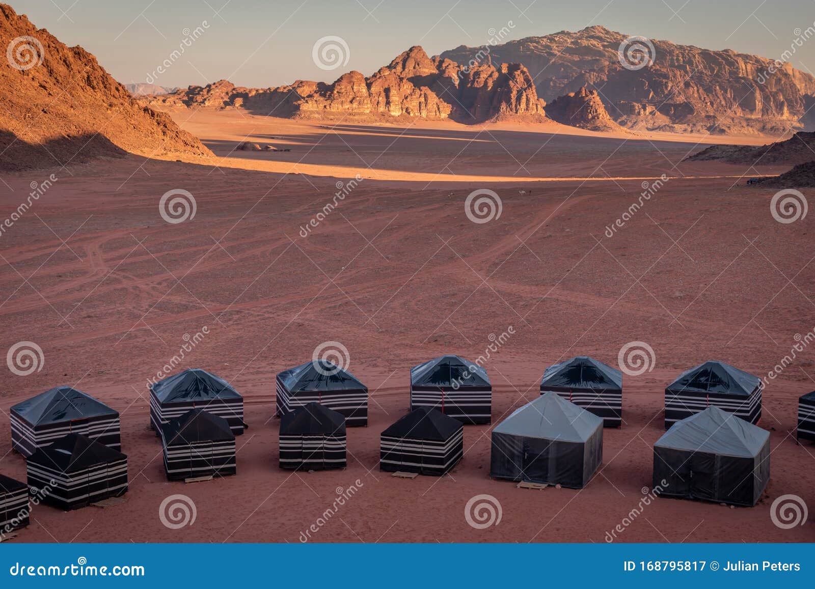 i gang kvælende Foran dig Beduin Tourist Campsite in Wadi Rum Desert, Jordan Stock Image - Image of  nature, hiking: 168795817