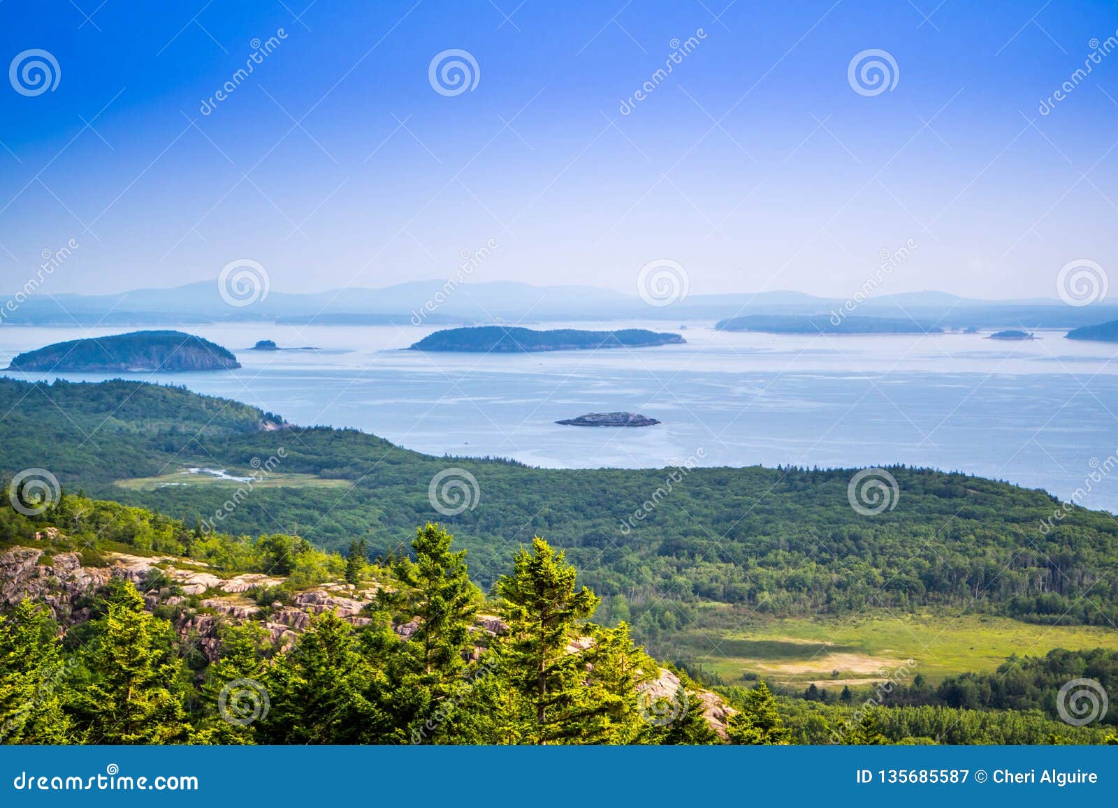 The Beehive Cliff Trail In Acadia National Park, Maine ...