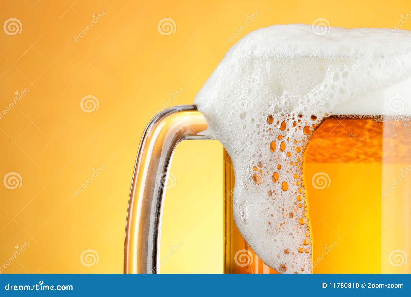 beer mug with froth