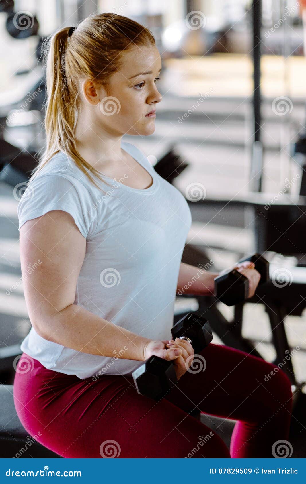 chubby sexy girls in gym