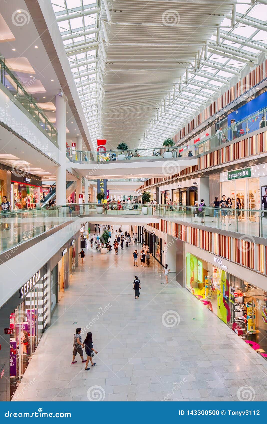 Livat Shopping Mall Interior With Shoppers, Beijing , China Editorial Image  - Image Of Design, Floors: 143300500