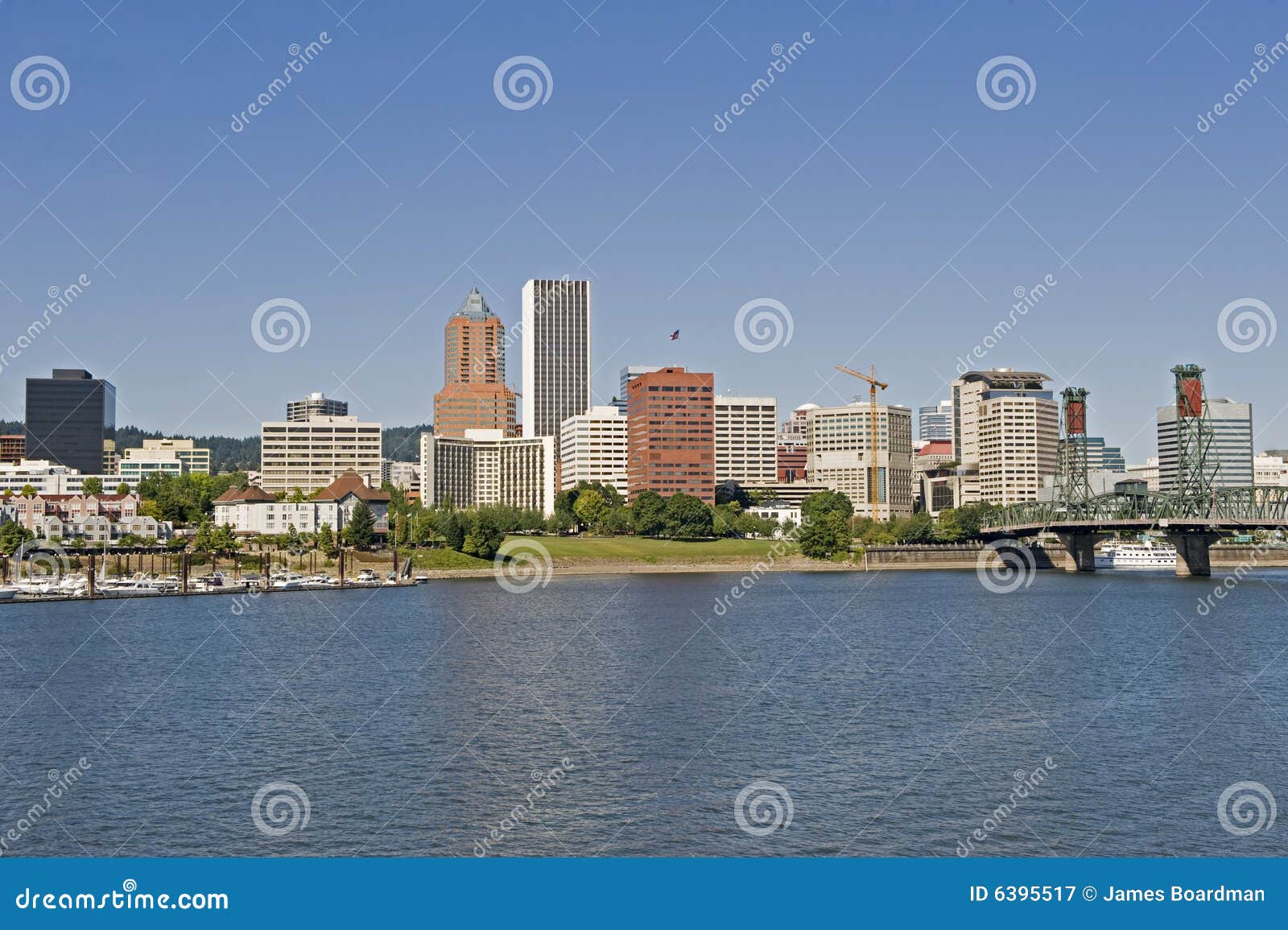 Margem Ribeirinha De Portland, Oregon Imagem de Stock - Imagem de linhas,  torre: 6395517, image size:1600x1155