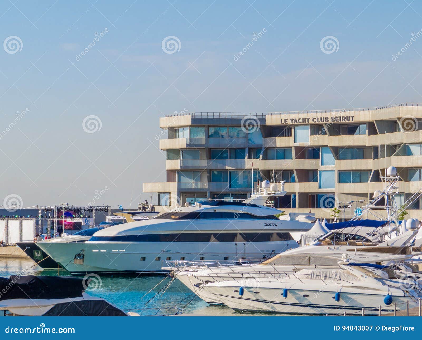 yacht club zaitunay bay