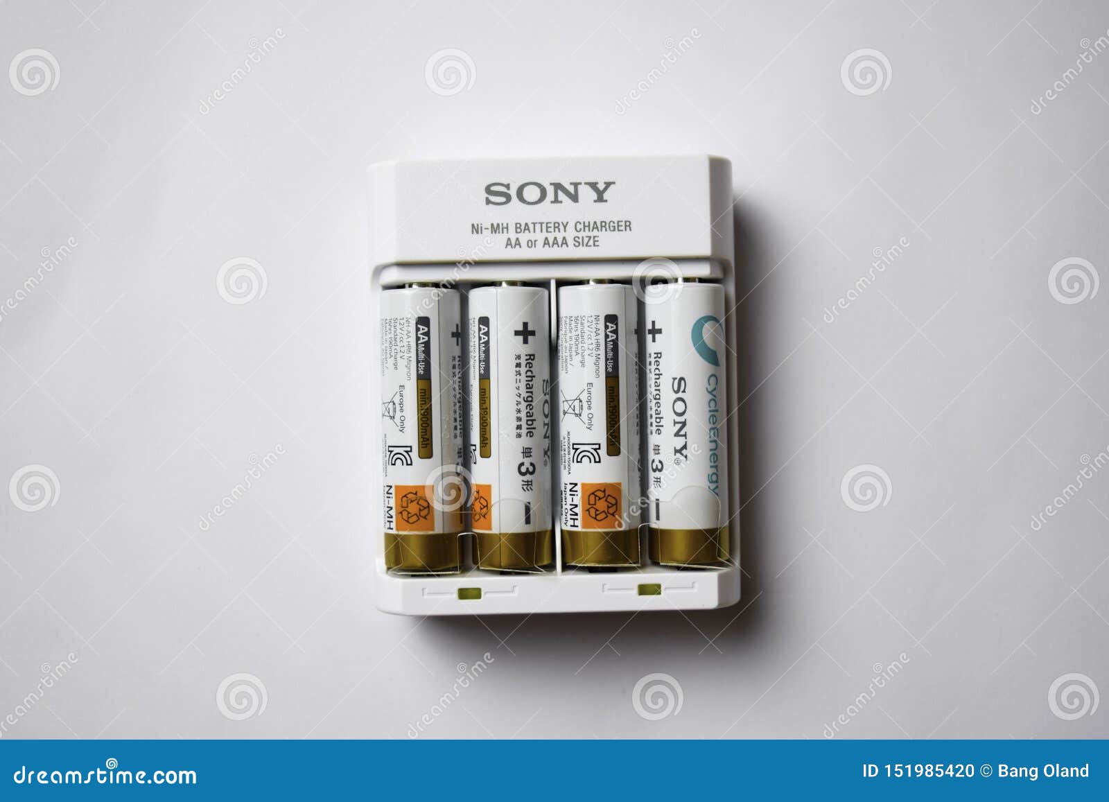 SONY Ni-MH BATTERY CHARGER AA or AAA SIZE with Batteries. SONY Ni-MH  BATTERY CHARGER is a Developed by SONY Editorial Image - Image of  electricity, accessory: 151985420