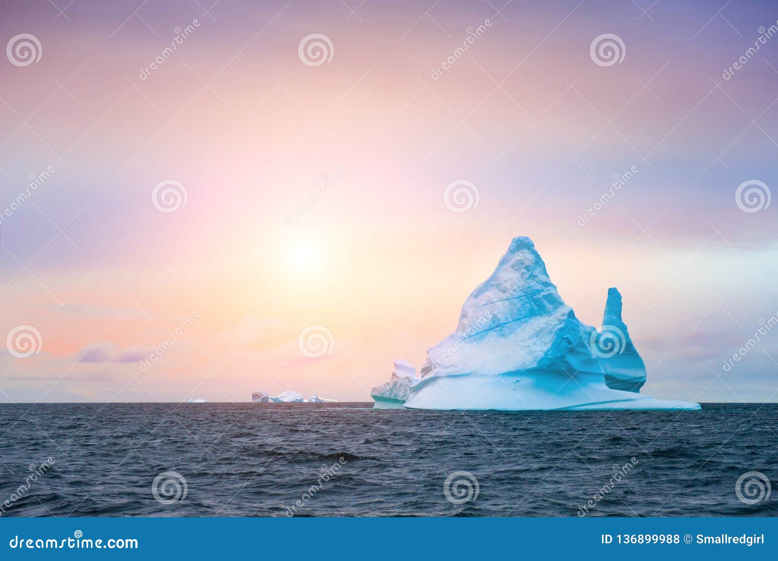 Bel Iceberg Dans Licefjord Dilulissat Au Coucher Du Soleil