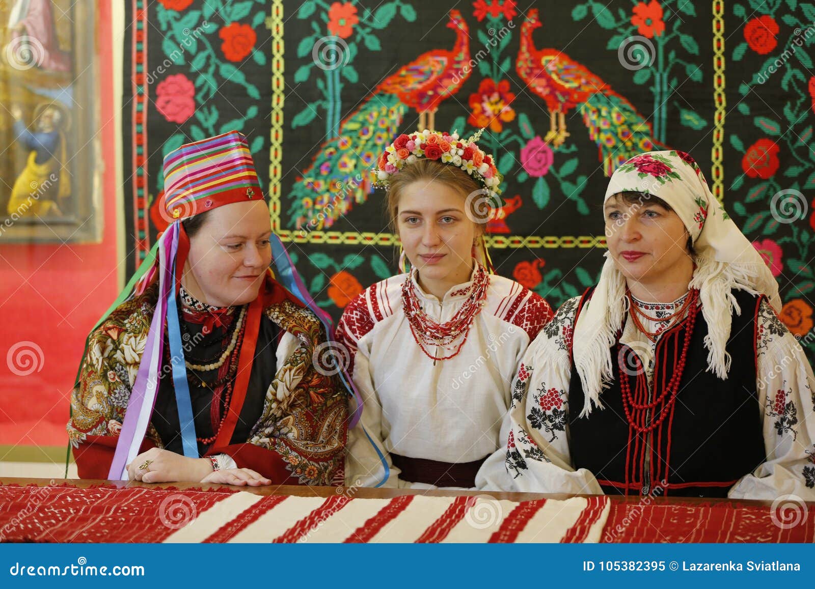 https://thumbs.dreamstime.com/z/belarus-gomel-folk-museum-year-rite-vintage-wedding-man-national-costume-ignites-ethnic-fireplace-national-belarusian-rite-105382395.jpg