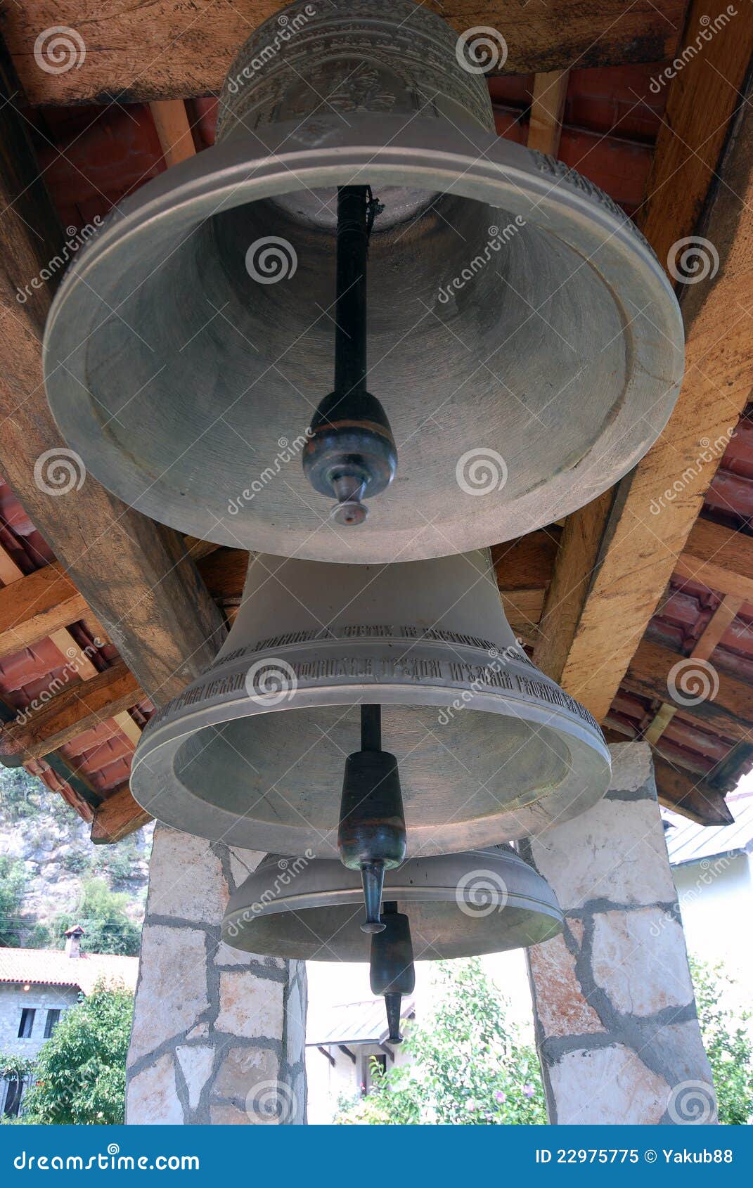 2,908 Levantando Campanas Fotos de stock - Fotos libres de regalías de  Dreamstime, image size:1071x1690