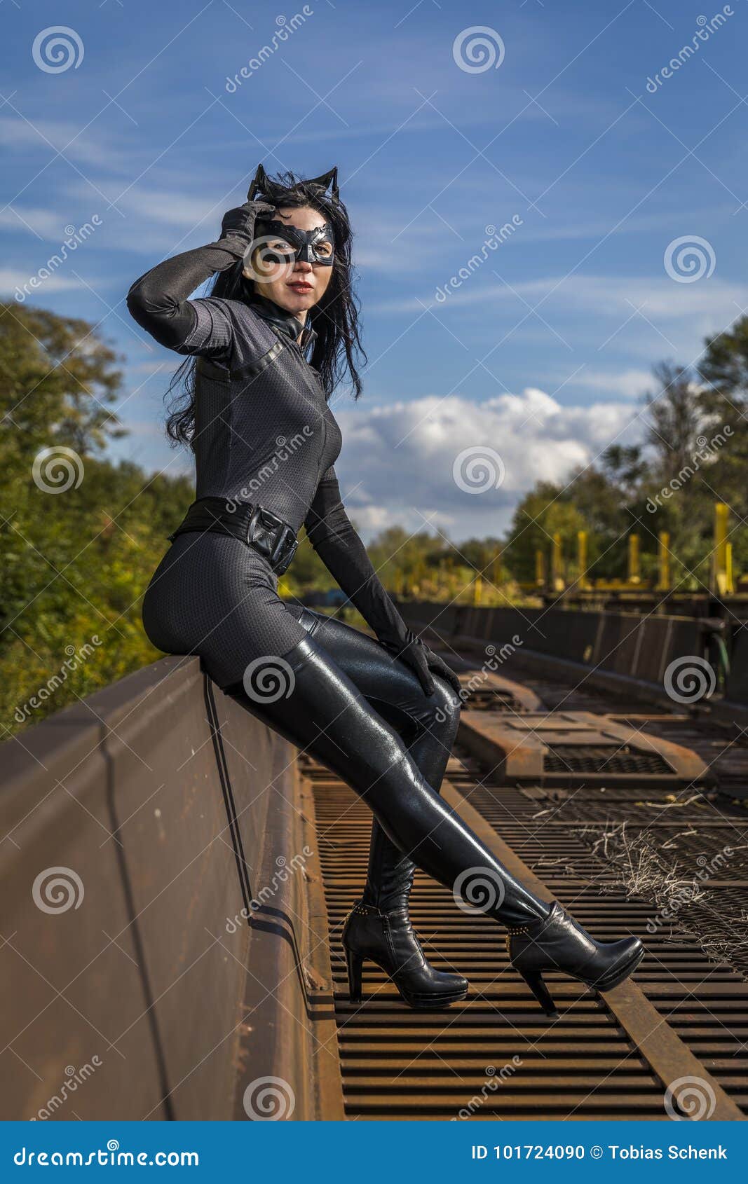 Bella Donna Che Porta Il Costume Di Catwoman Fotografia Stock