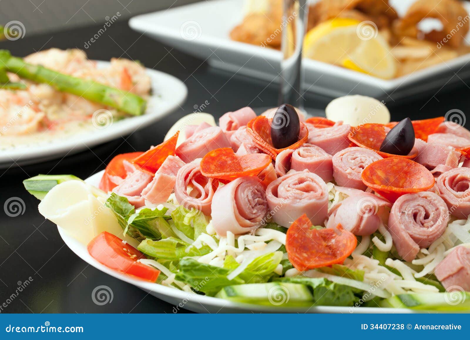 Bella Insalata Dell'antipasto Fotografia Stock Immagine di cucina, formaggio 34407238