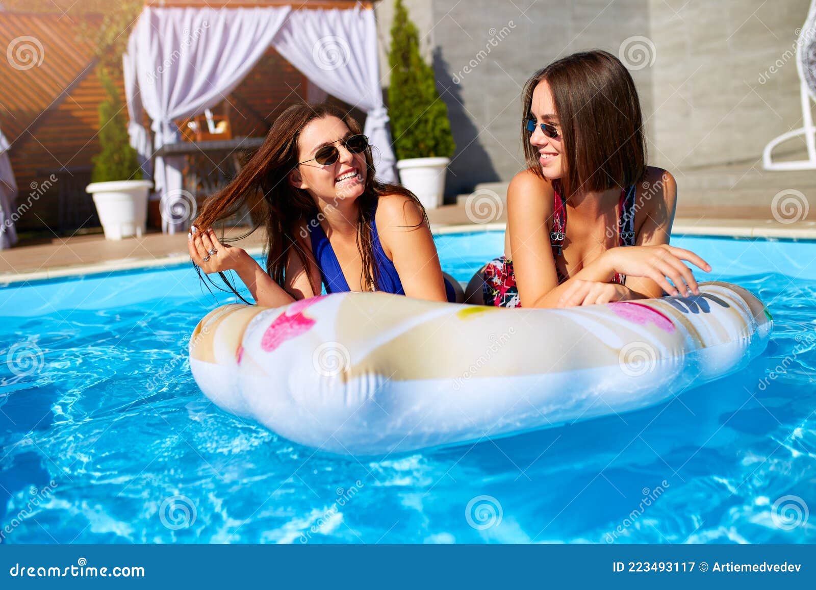 1574 Teen Pool Party Images, Stock Photos & Vectors