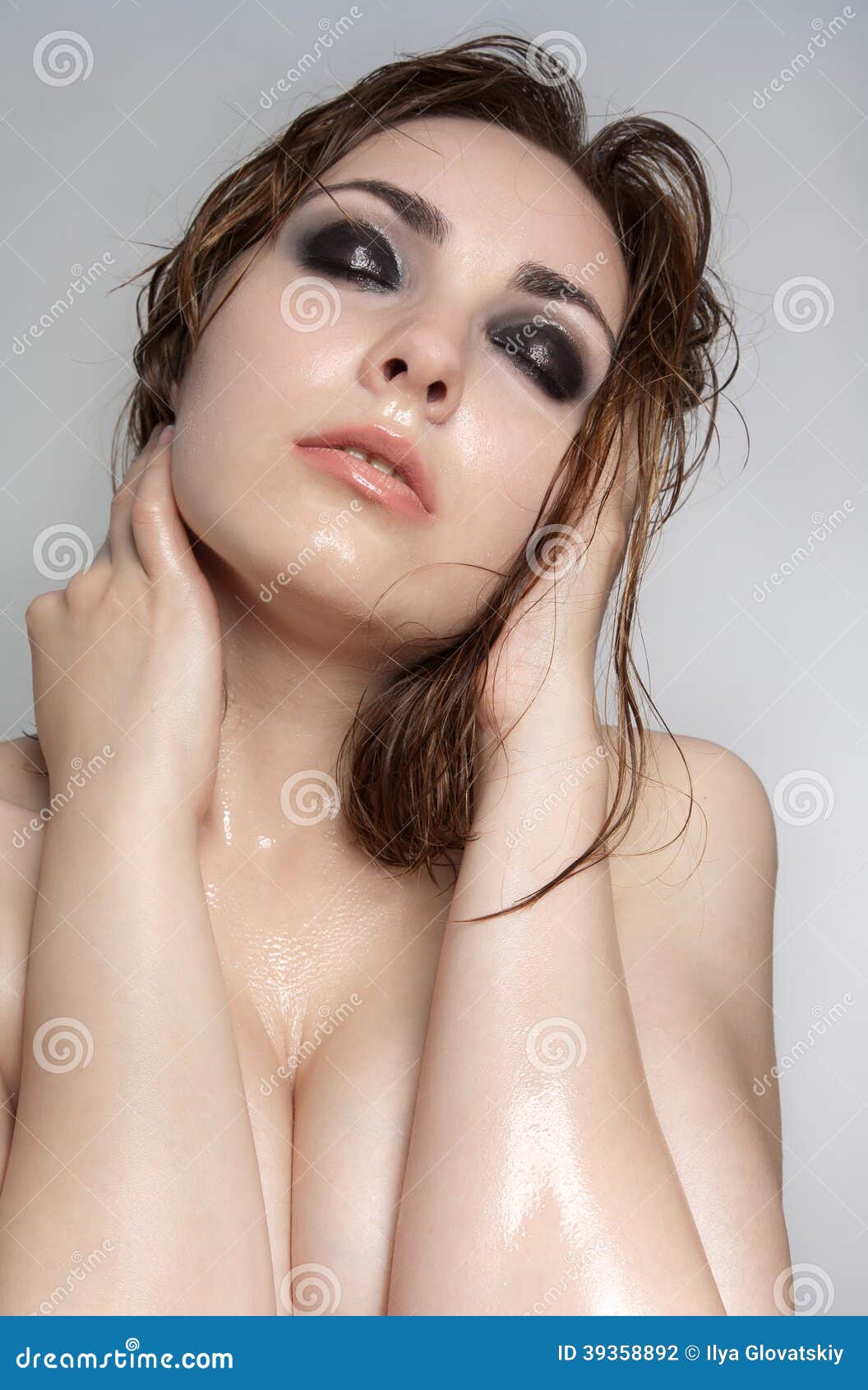 Belle Femme Nue Satisfaisante Photo stock - Image du effectuez, attrayant:  39358892