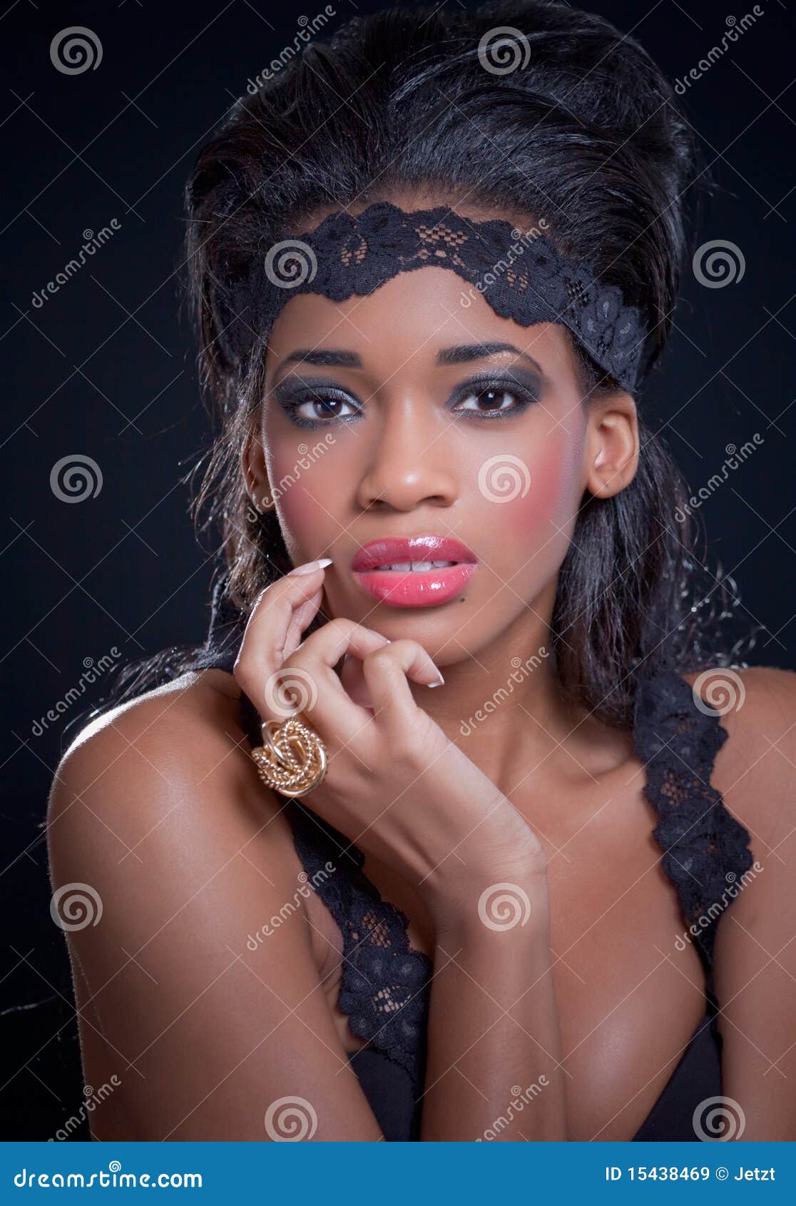 Belle Fille Américaine Noire Image stock - Image du fête, lacet