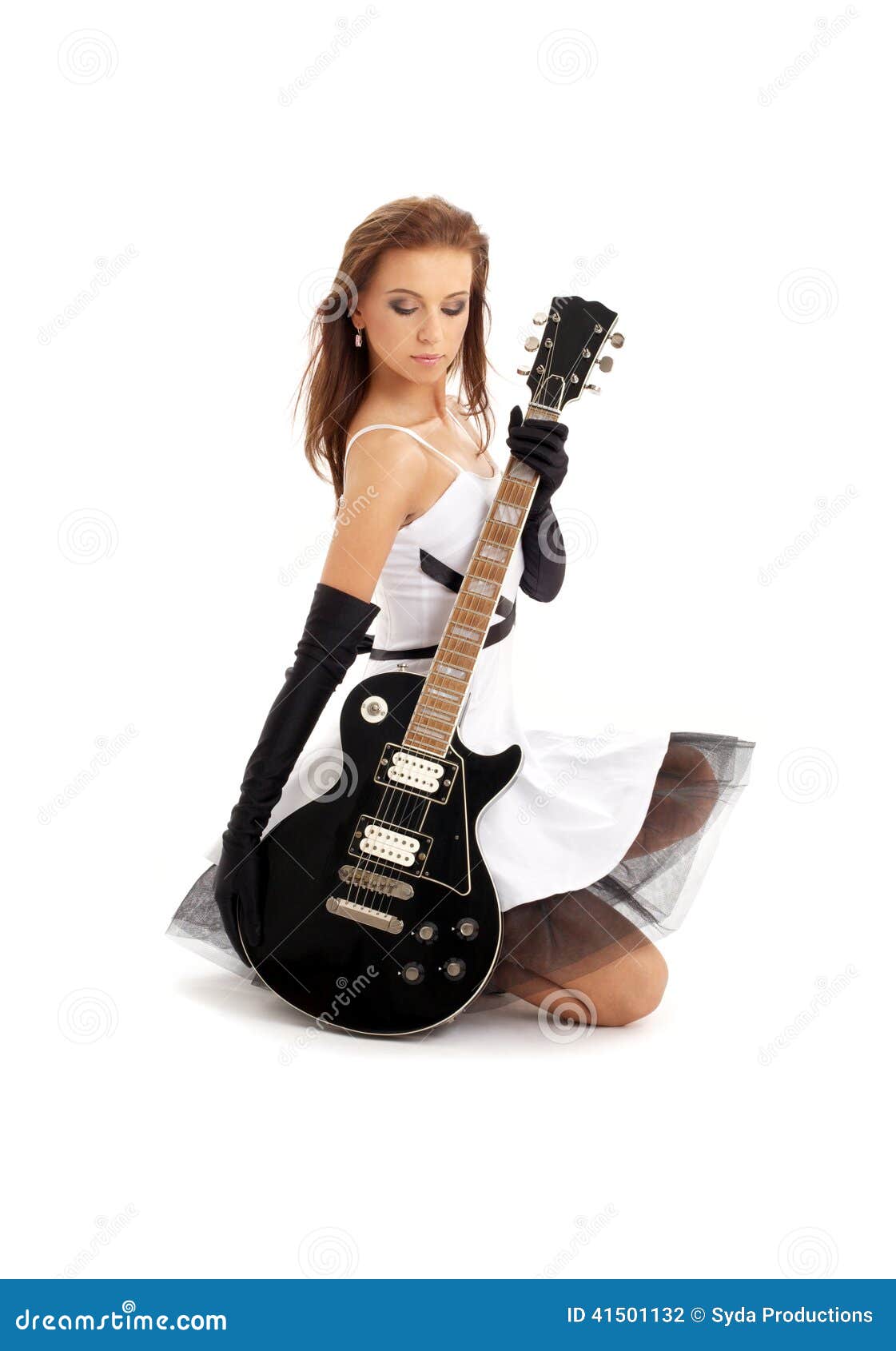 Belle Fille En Vêtements Noirs Pose Avec Guitare électrique