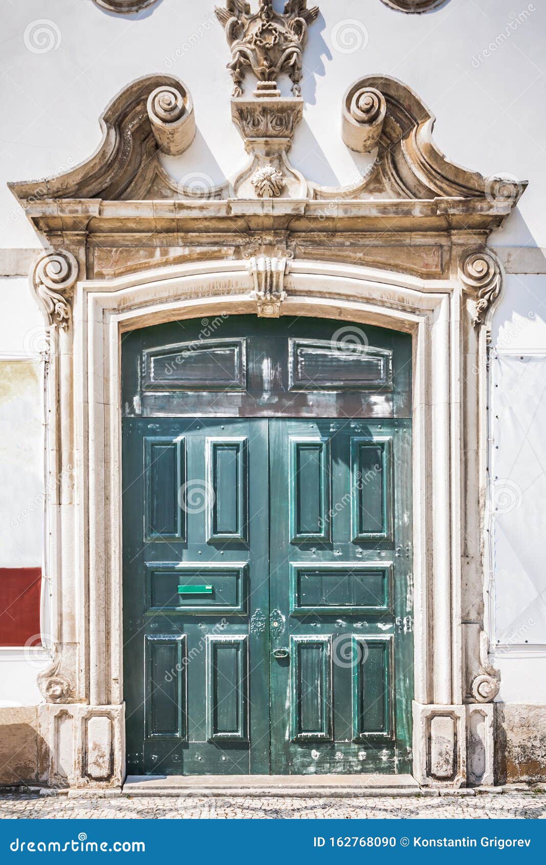 Belle Vieille Porte En Bois Avec Plaquette De Porte En Pierre Et