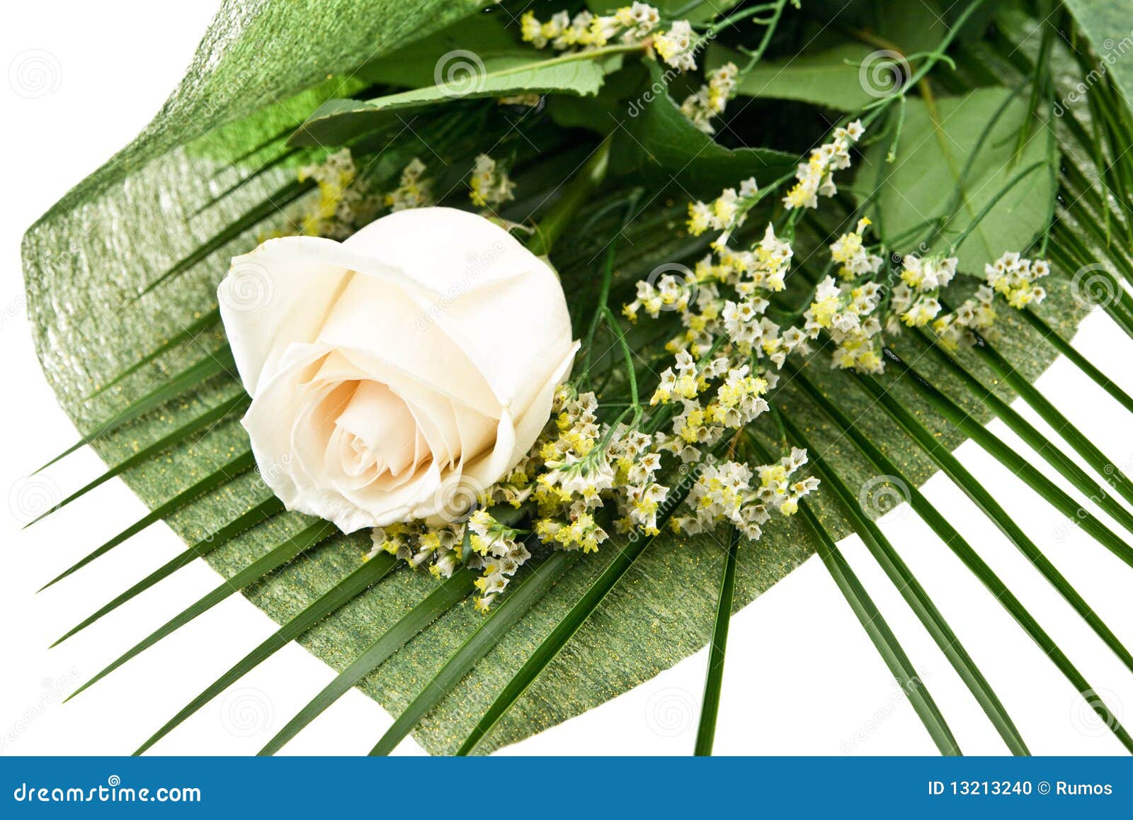 Bello fiore per il regalo. Il mazzo con un bianco è aumentato su priorità bassa bianca