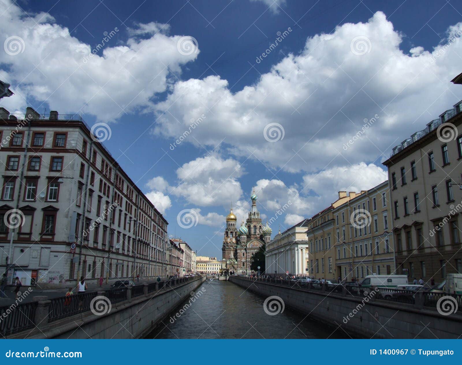 Bello paesaggio urbano di Pietroburgo. Bello paesaggio di St Petersburg - gioiello delle città russe.