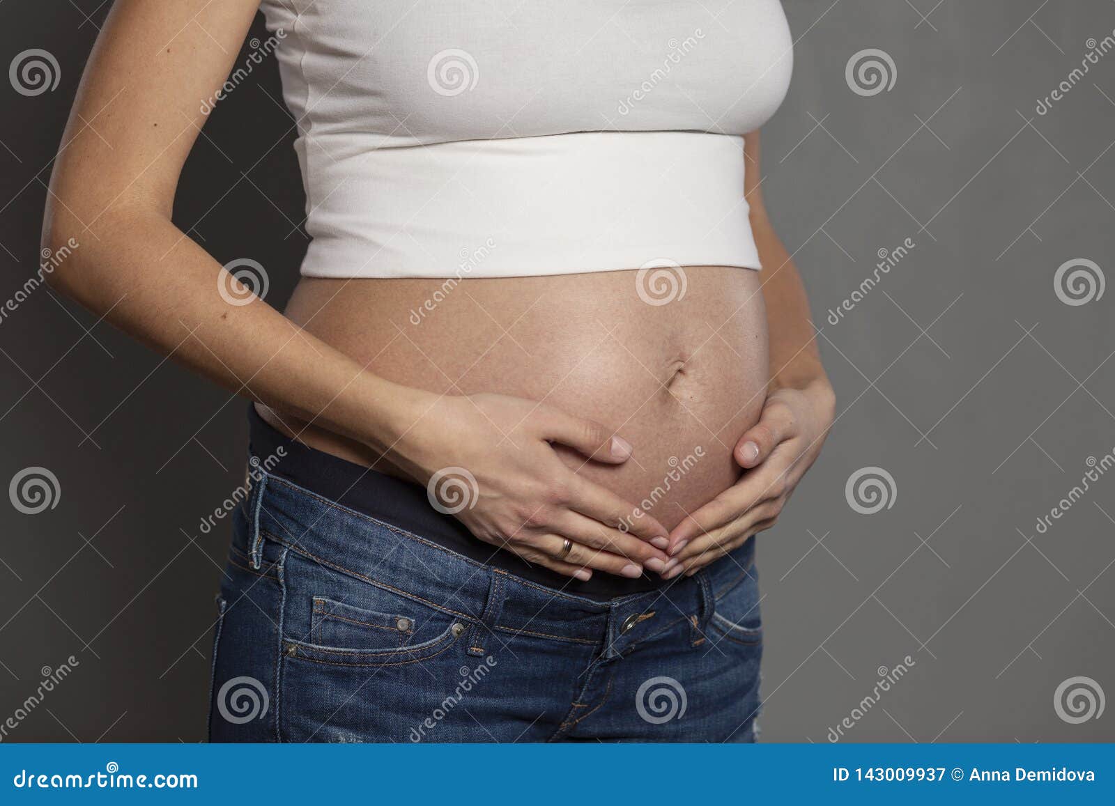 6 Months Pregnant Belly With Girl Blackmores Pregnancy